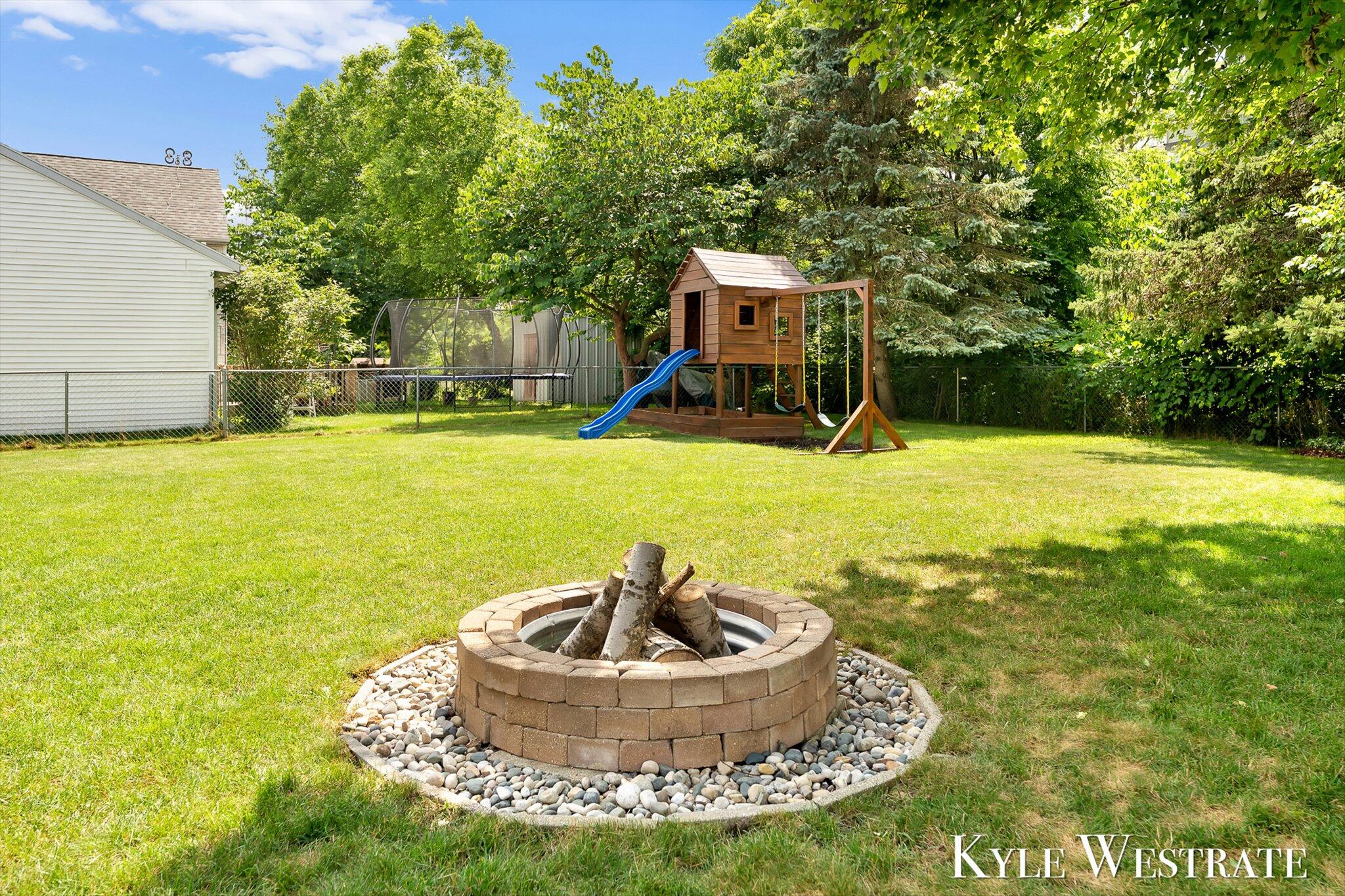 161 Rollingwood Drive Rockford MI 49341
