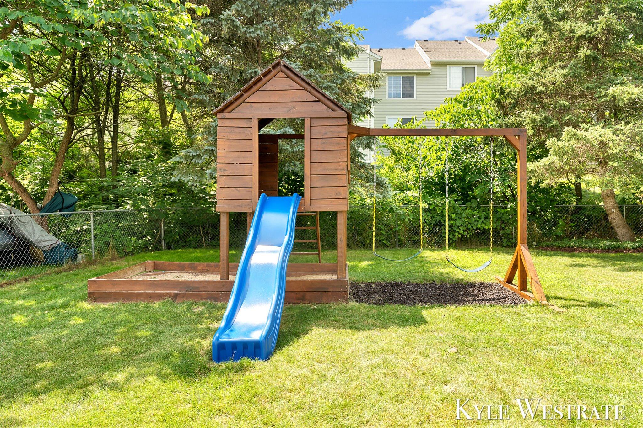 161 Rollingwood Drive Rockford MI 49341