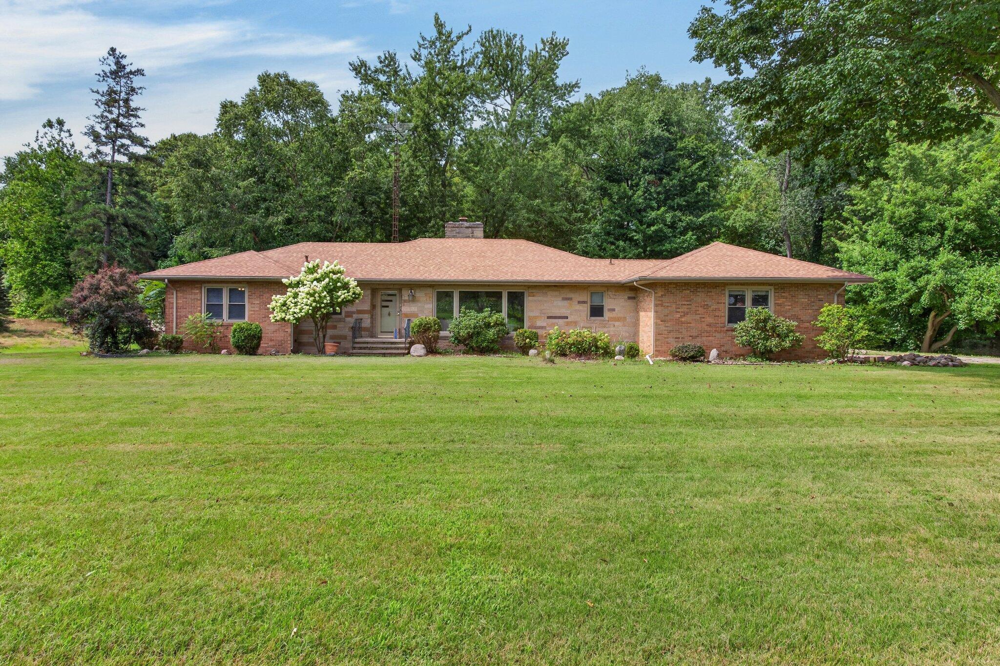 3712 S Pipestone Road Sodus MI 49126