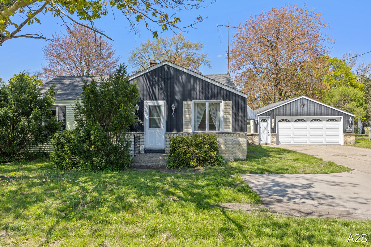 711 Riley Street Holland MI 49424