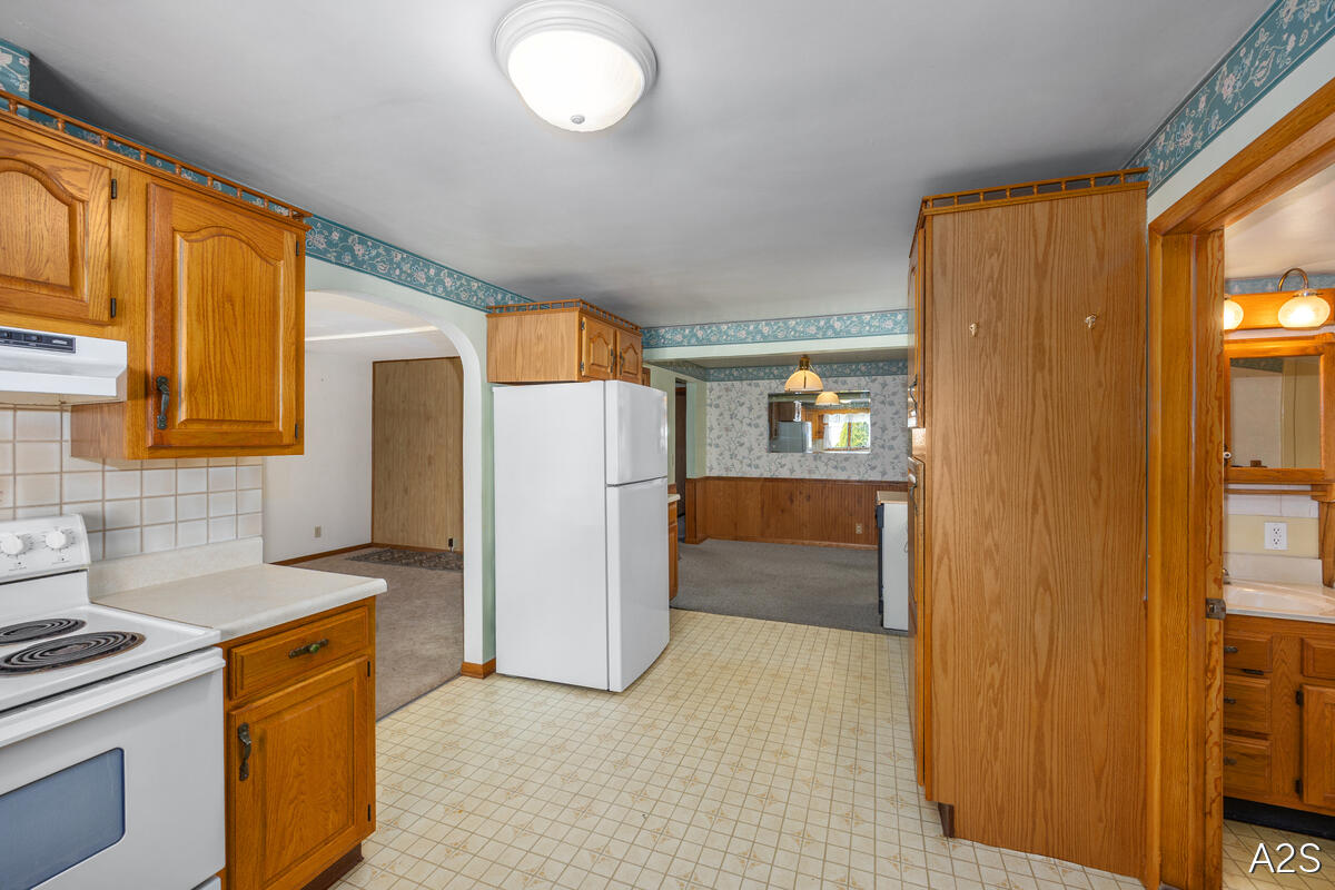 711 Riley Street Holland MI 49424