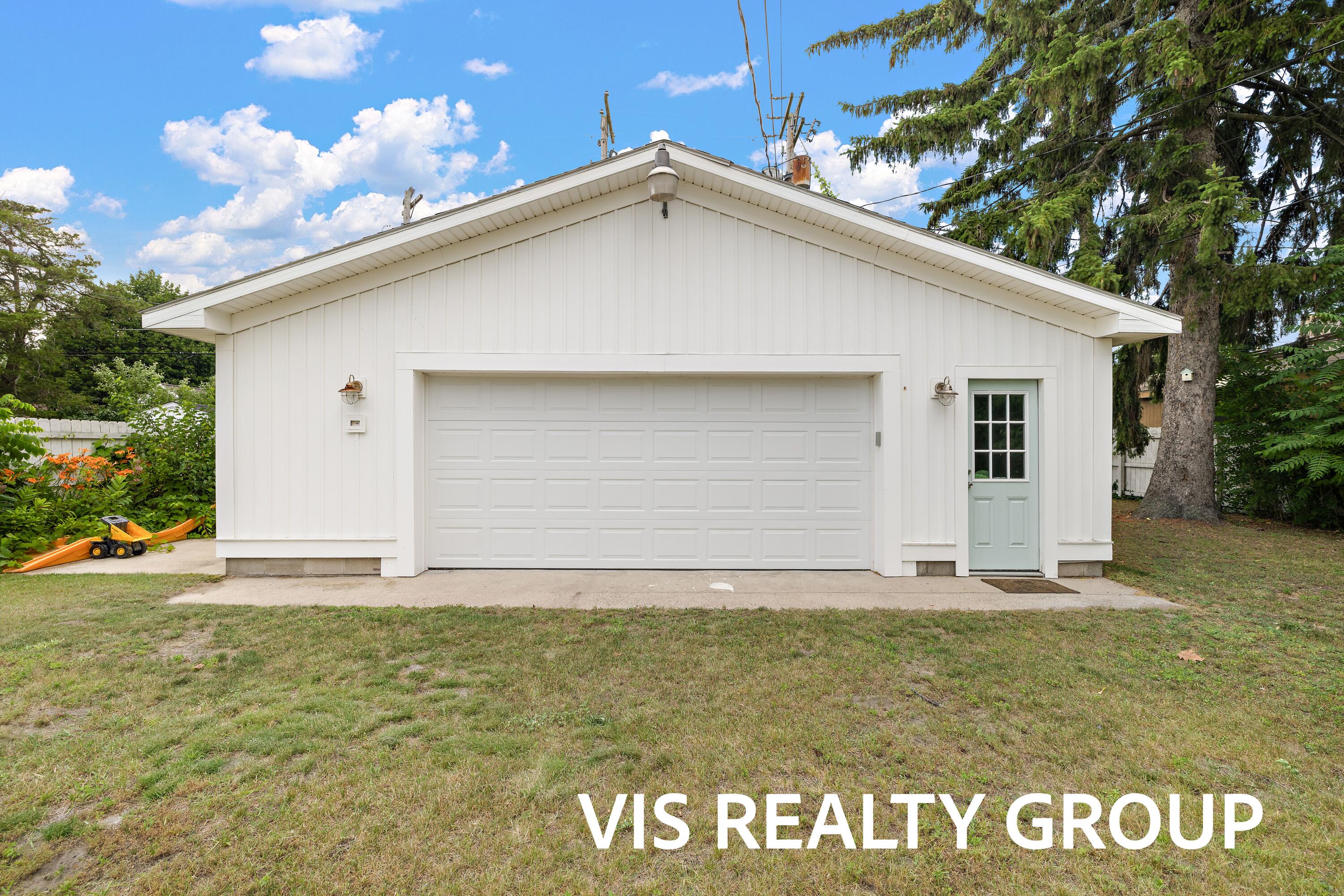 627 Fulton Avenue Grand Haven MI 49417