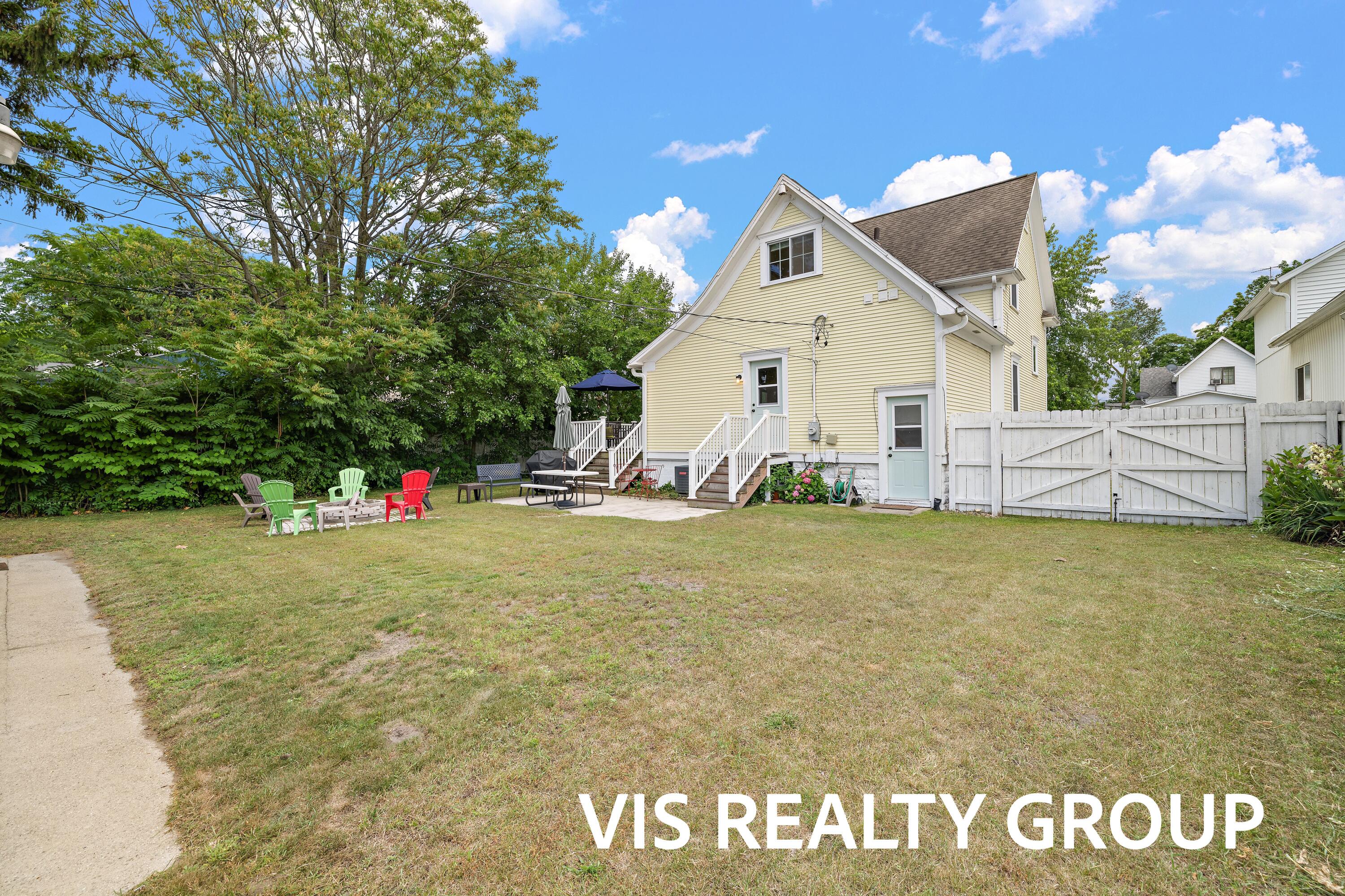 627 Fulton Avenue Grand Haven MI 49417