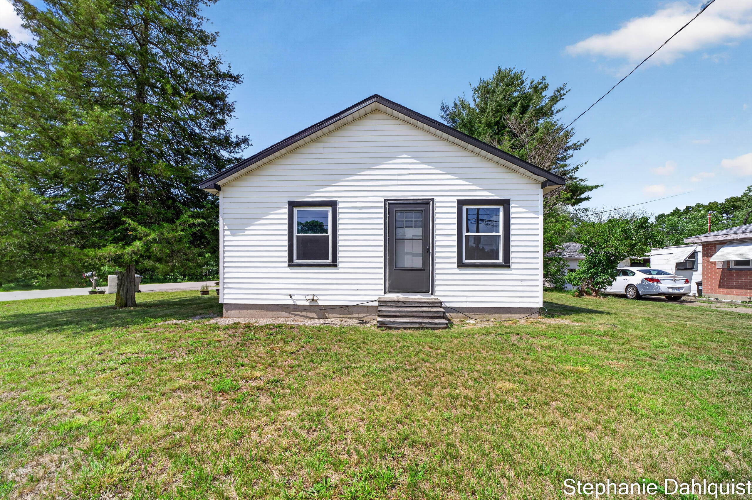 4622 E Apple Avenue Muskegon MI 49442