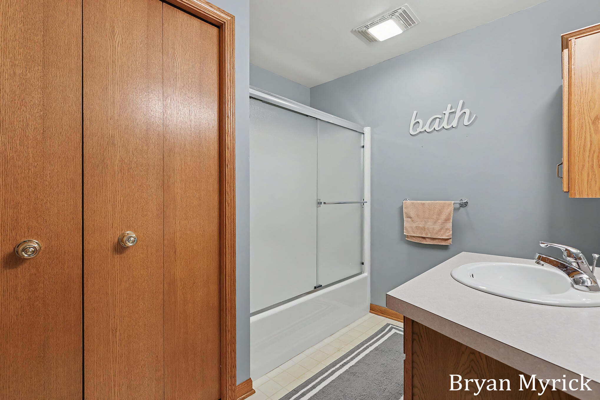 3042 Roberts Way Holland MI 49424