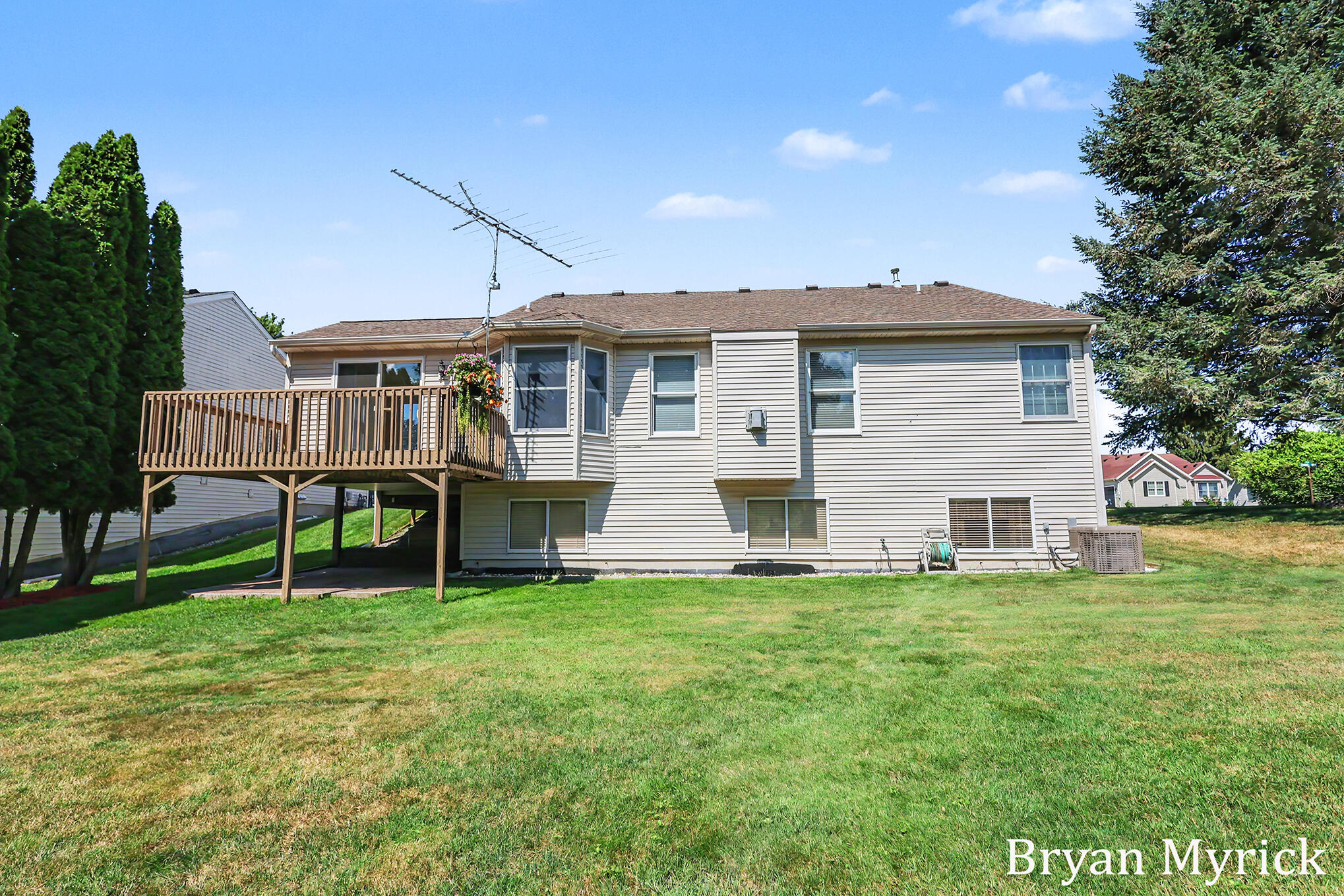 3042 Roberts Way Holland MI 49424