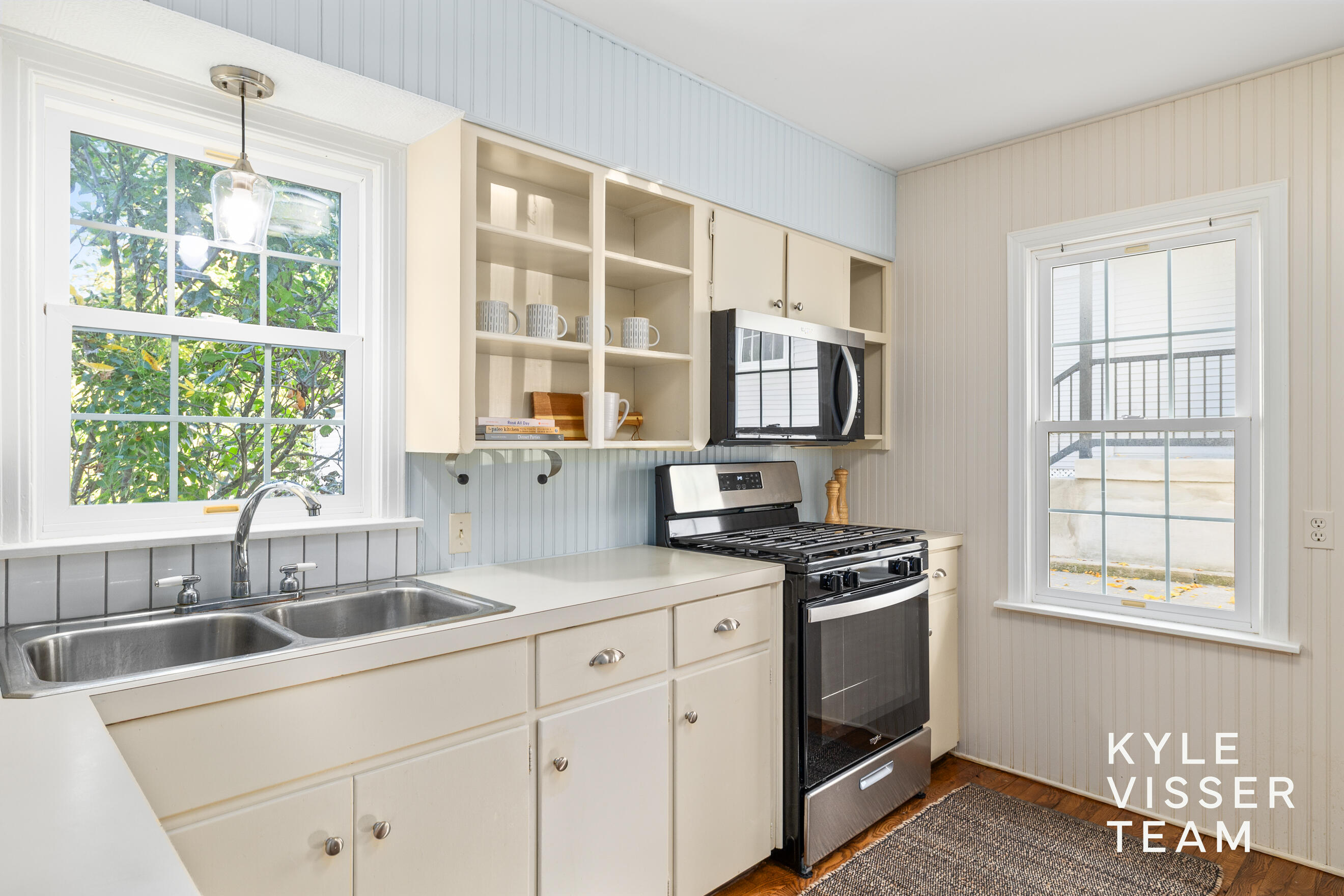228 Baynton Avenue NE Grand Rapids MI 49503