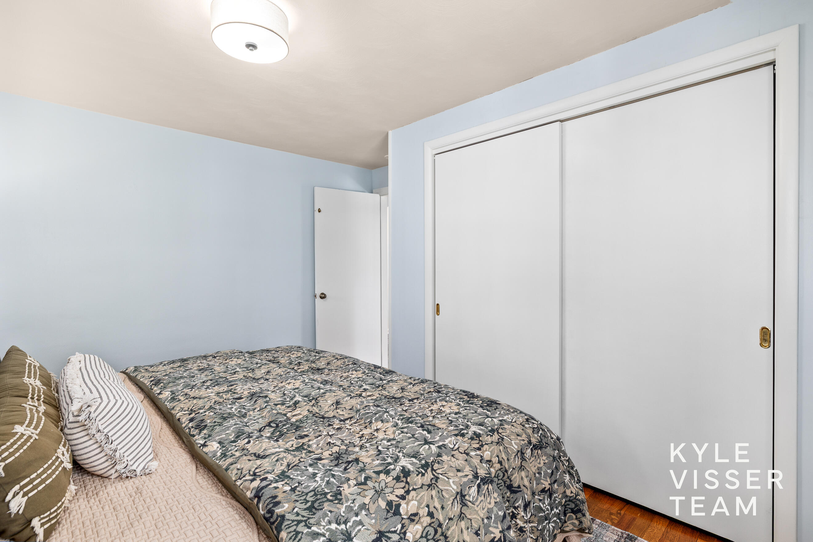 228 Baynton Avenue NE Grand Rapids MI 49503