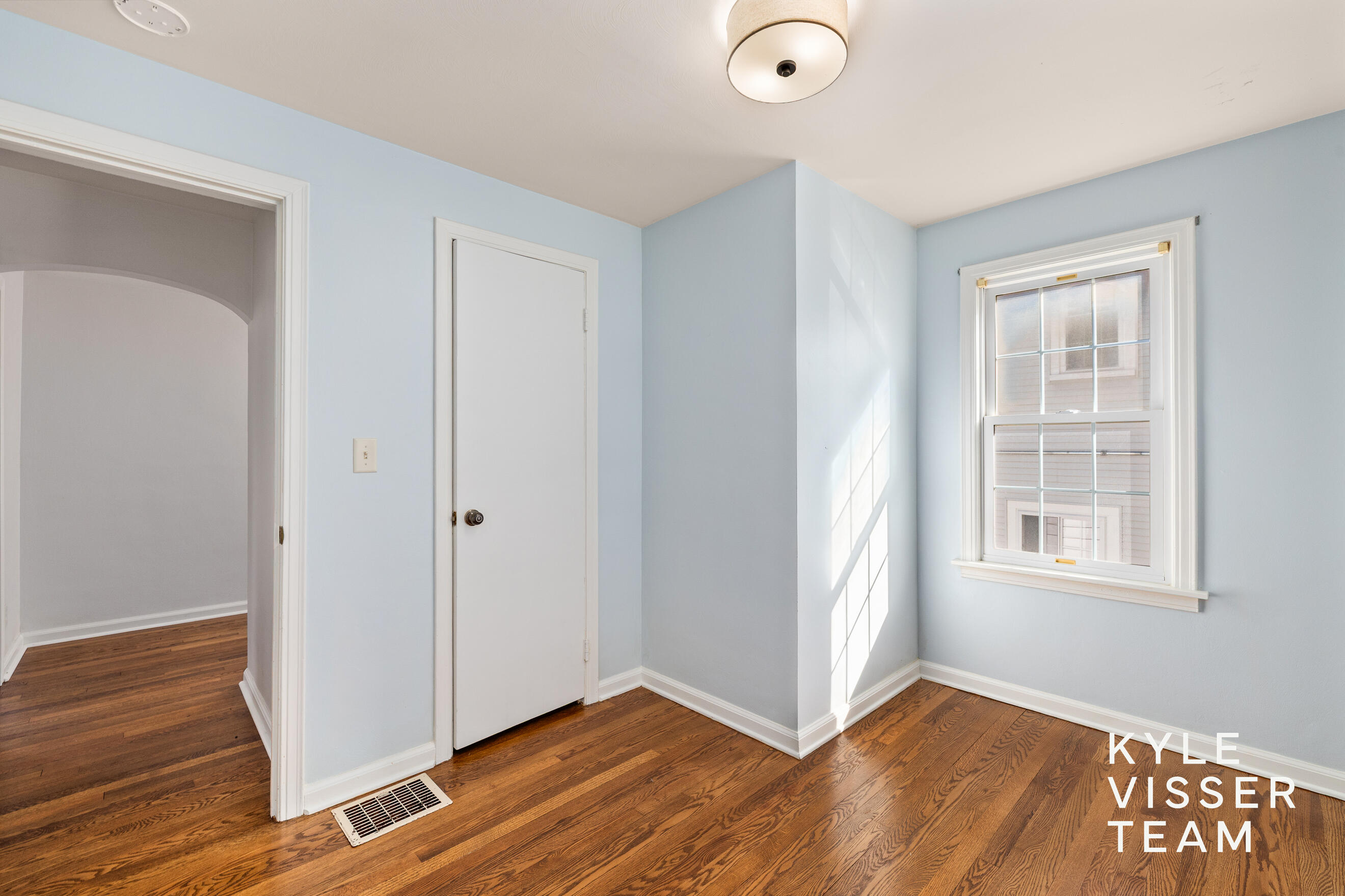 228 Baynton Avenue NE Grand Rapids MI 49503