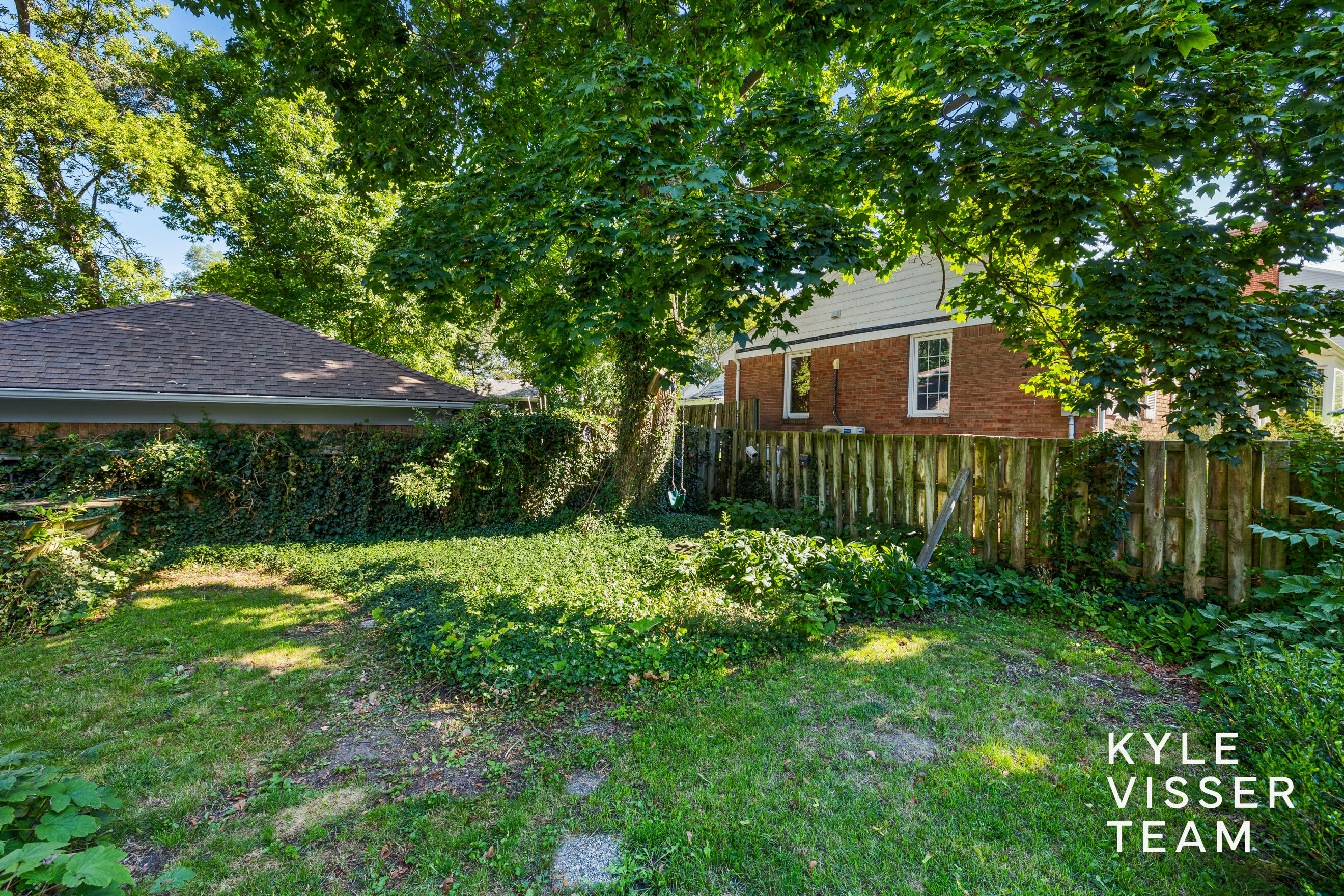 228 Baynton Avenue NE Grand Rapids MI 49503