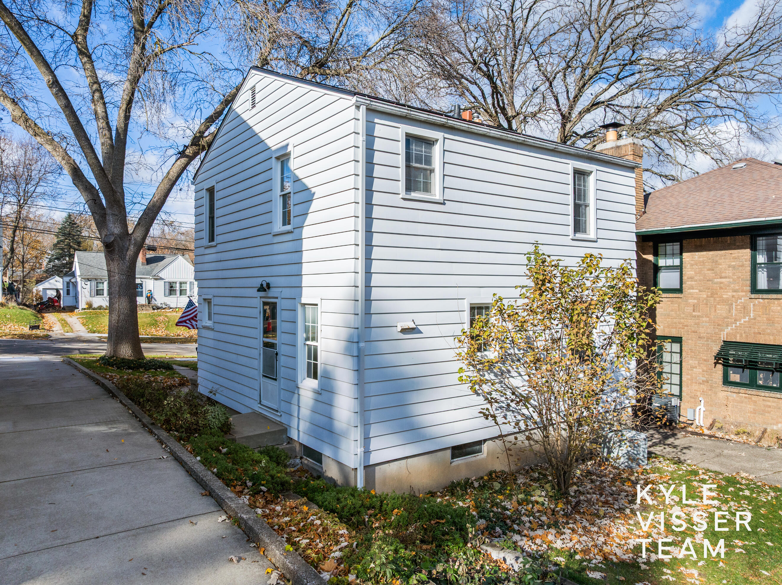 228 Baynton Avenue NE Grand Rapids MI 49503