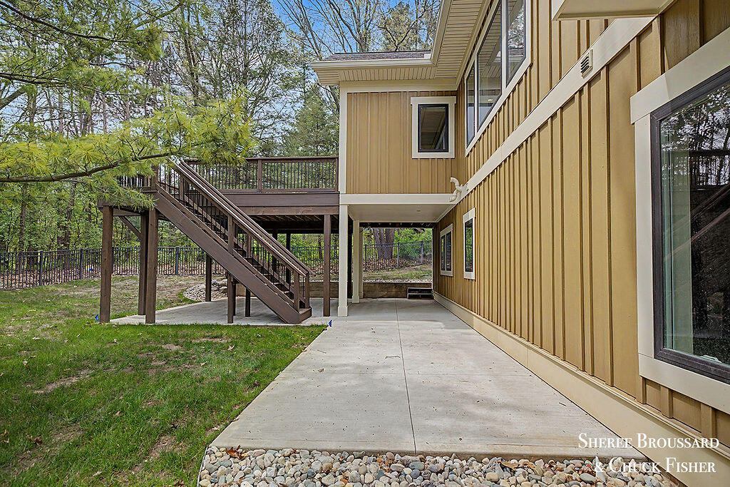 2975 Bird Avenue NE Grand Rapids MI 49525