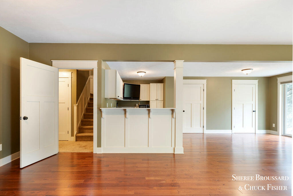2975 Bird Avenue NE Grand Rapids MI 49525