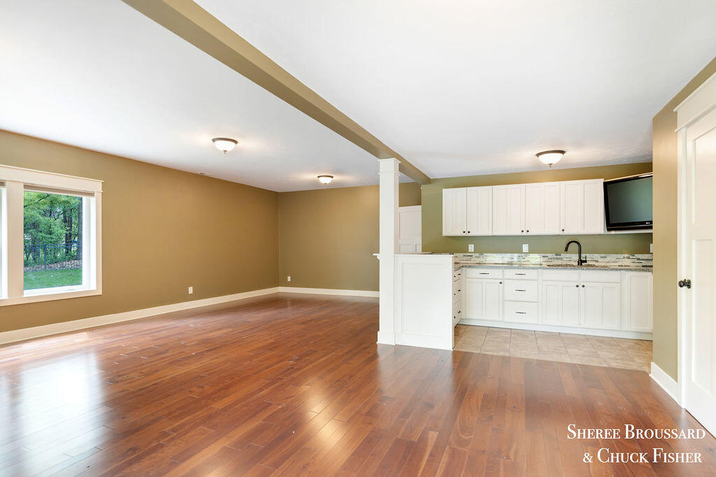 2975 Bird Avenue NE Grand Rapids MI 49525