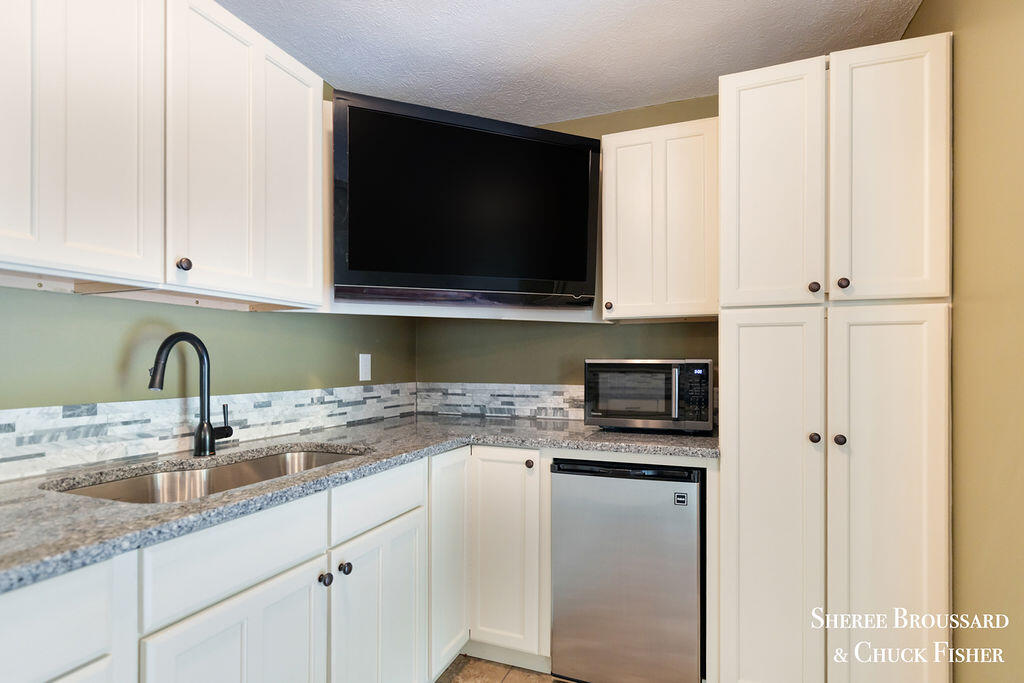 2975 Bird Avenue NE Grand Rapids MI 49525