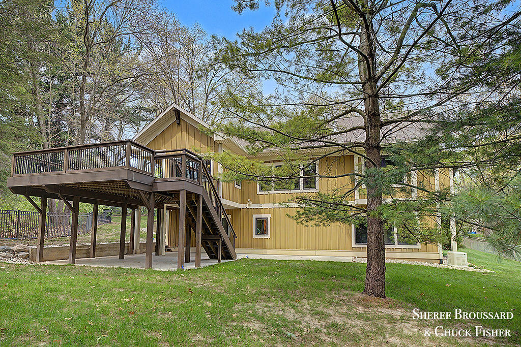 2975 Bird Avenue NE Grand Rapids MI 49525