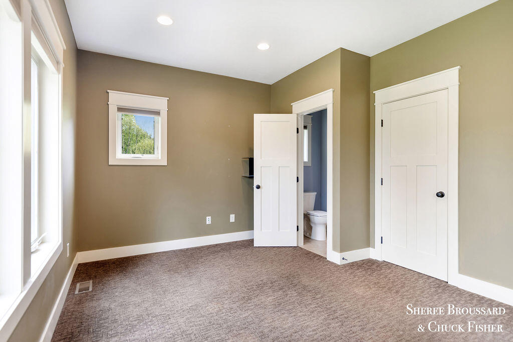 2975 Bird Avenue NE Grand Rapids MI 49525