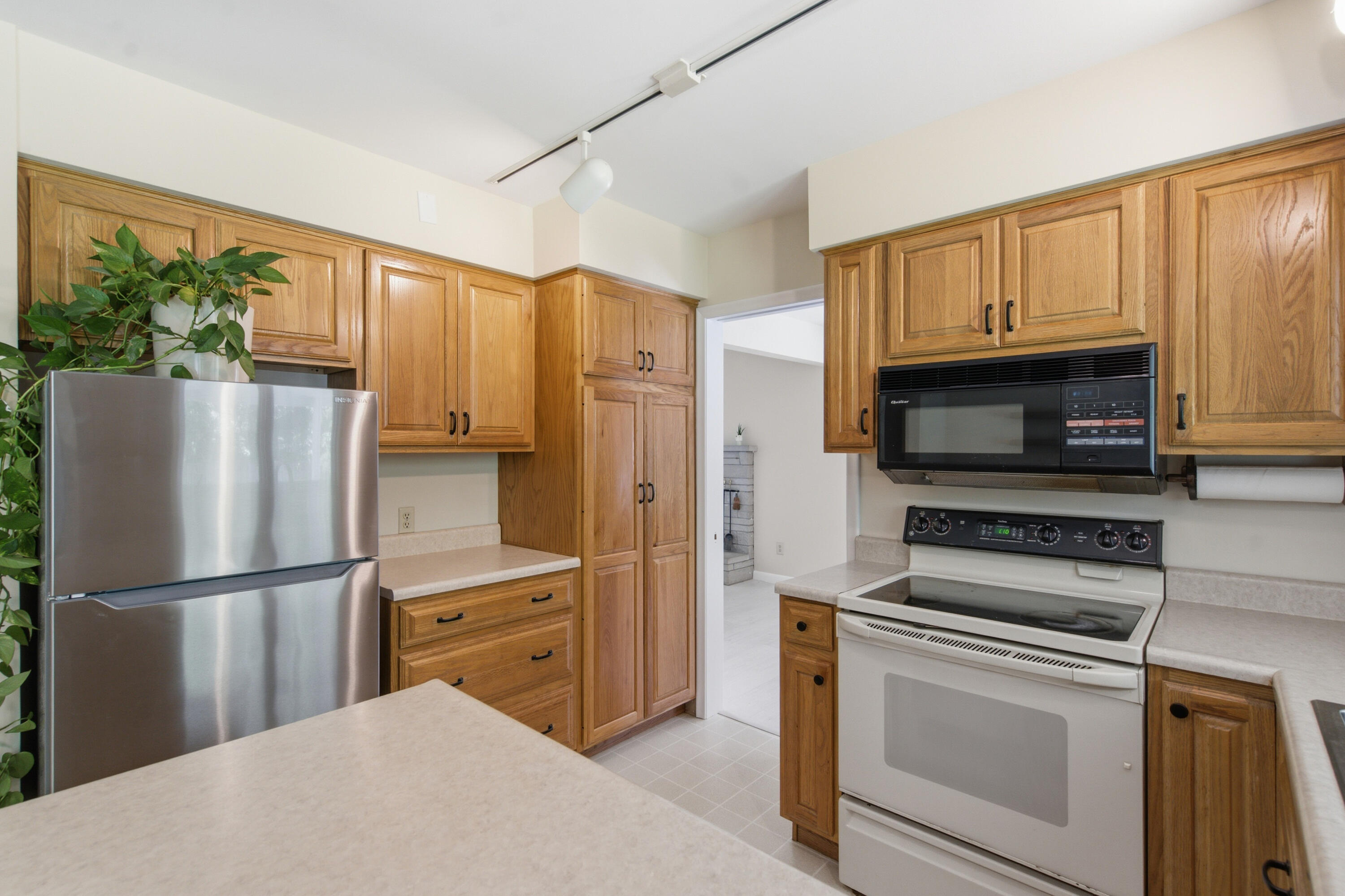 2121 Lakewood Drive Kalamazoo MI 49001