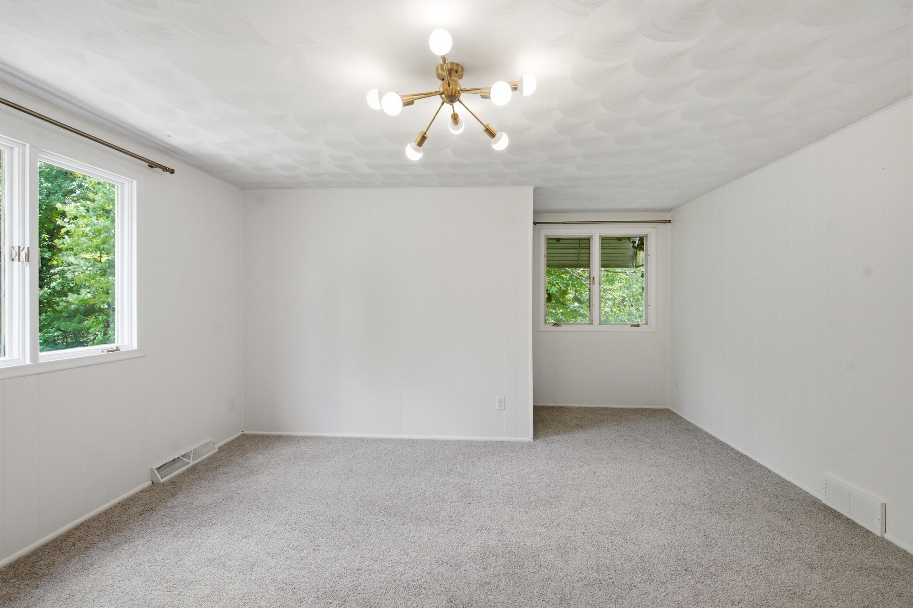 2121 Lakewood Drive Kalamazoo MI 49001