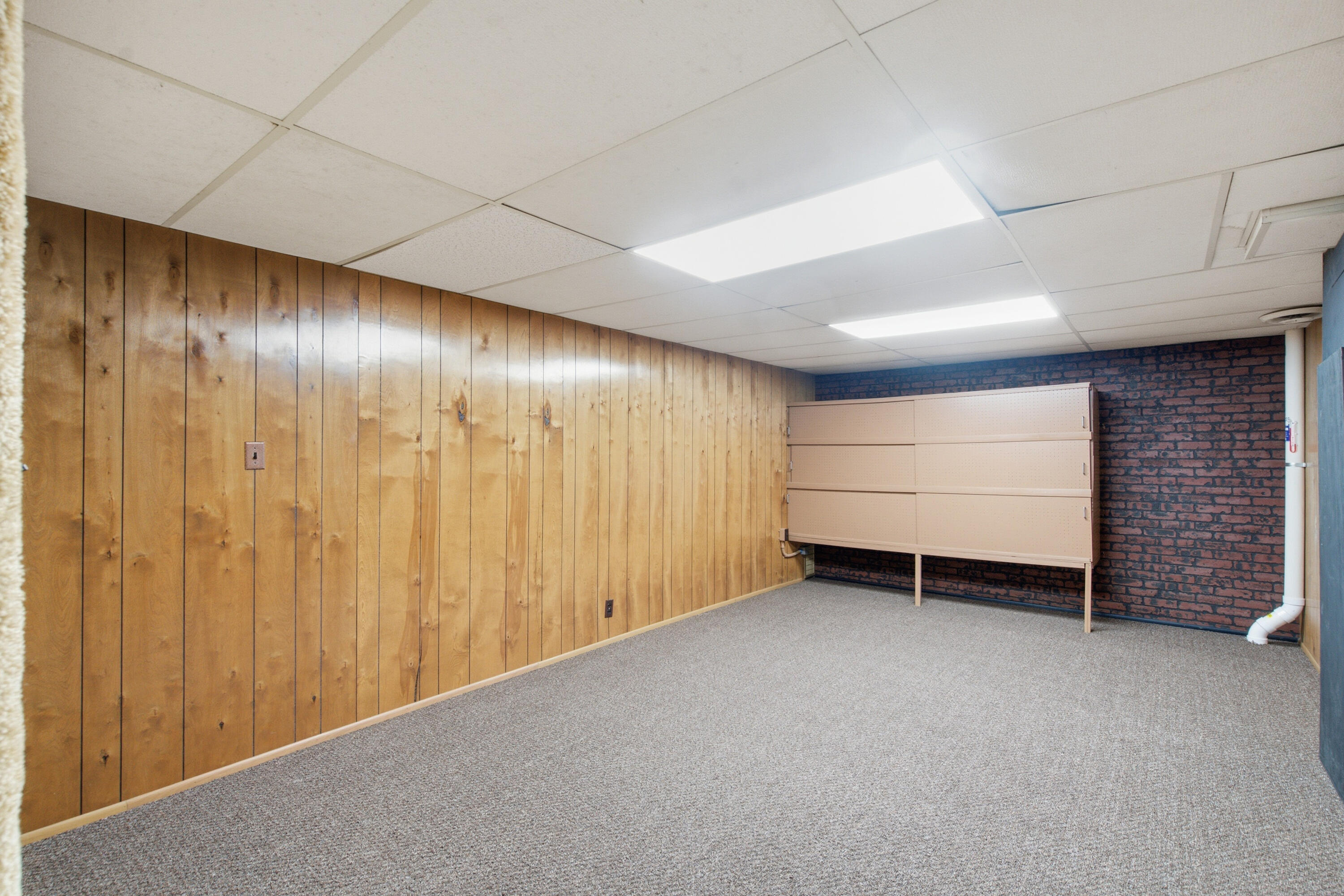 2121 Lakewood Drive Kalamazoo MI 49001
