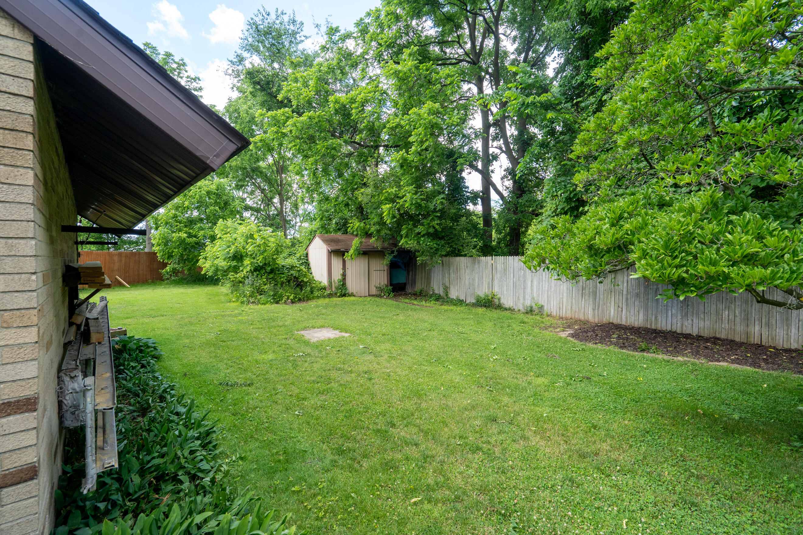 2121 Lakewood Drive Kalamazoo MI 49001