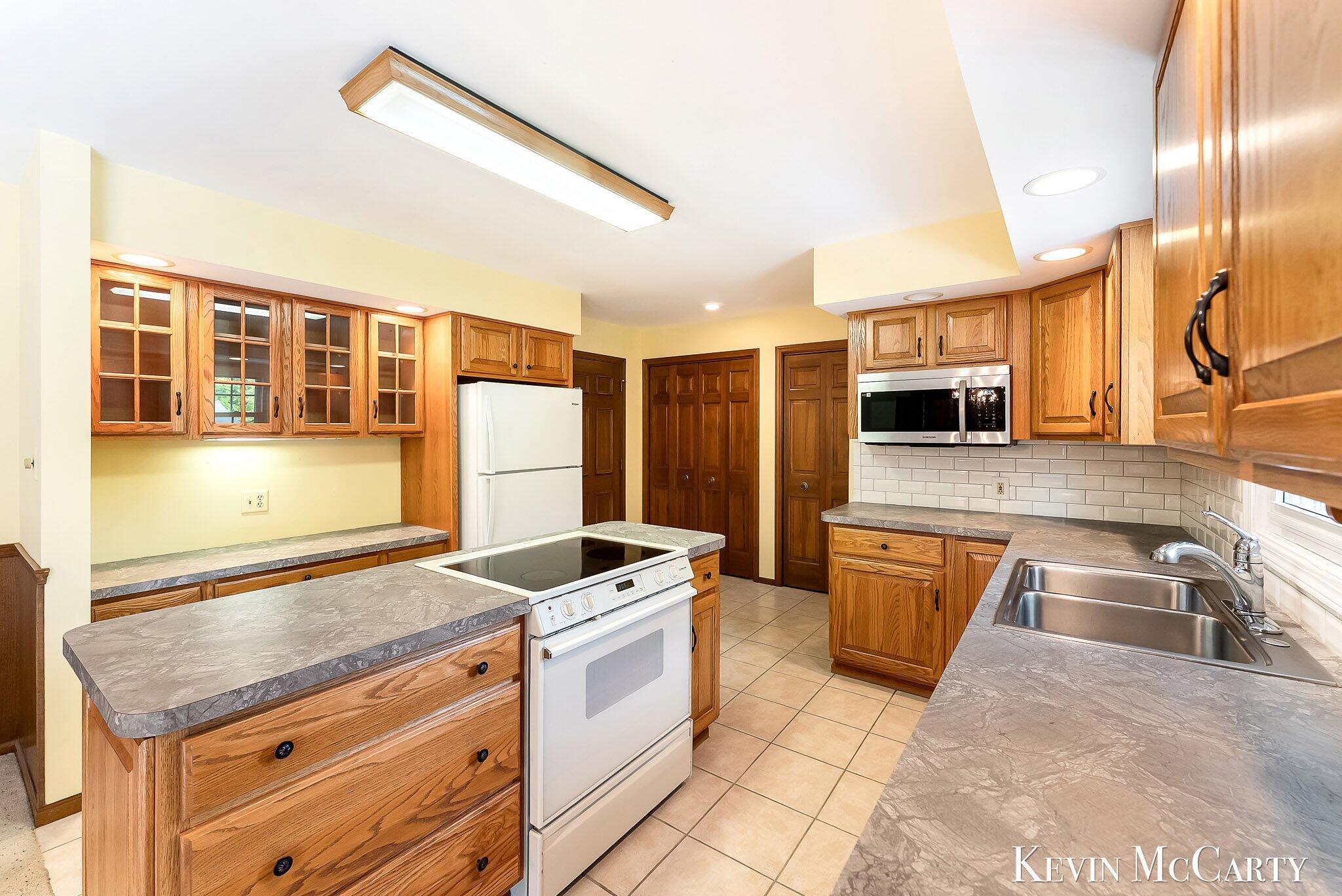 1746 Edgewood Avenue SE Grand Rapids MI 49506