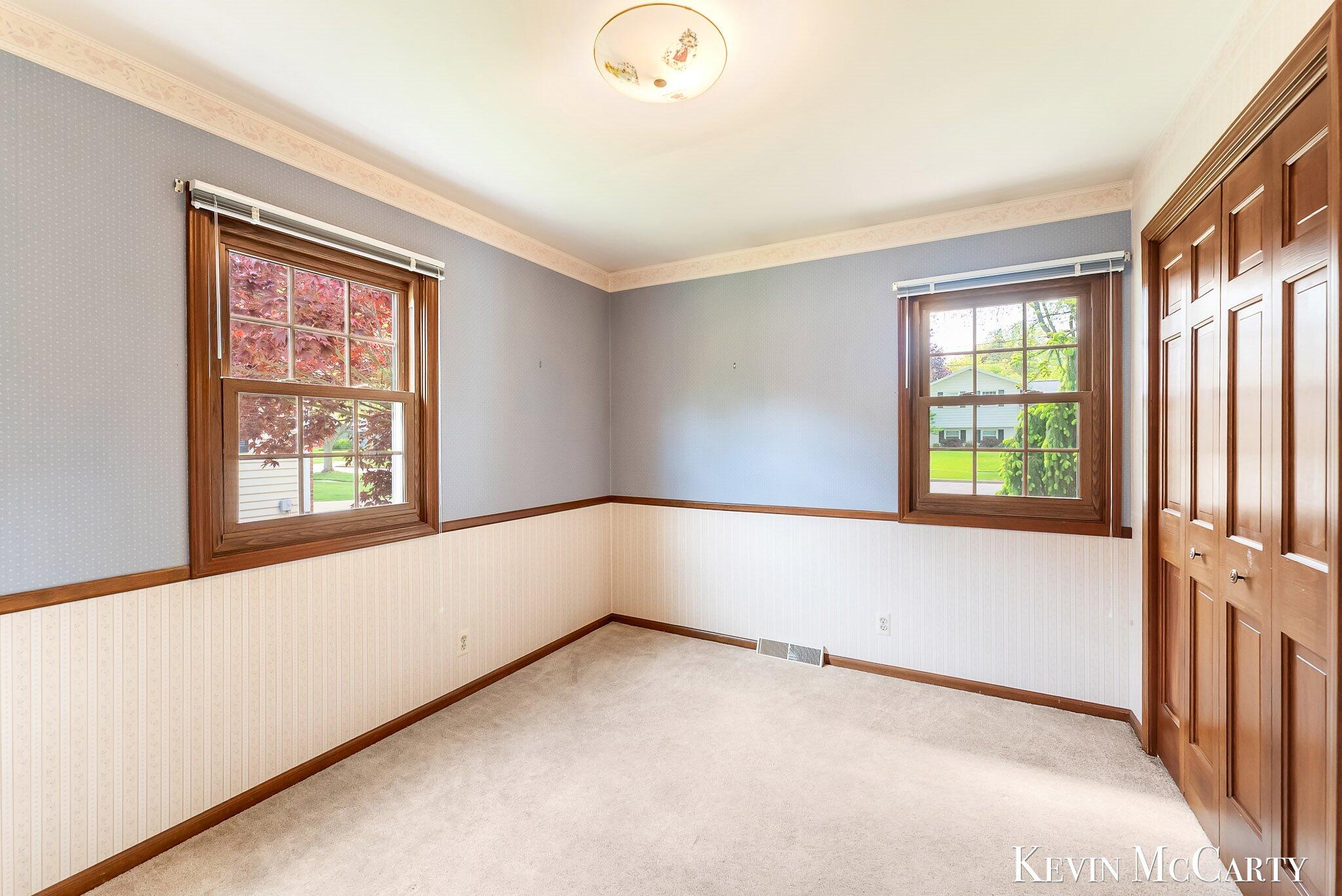1746 Edgewood Avenue SE Grand Rapids MI 49506