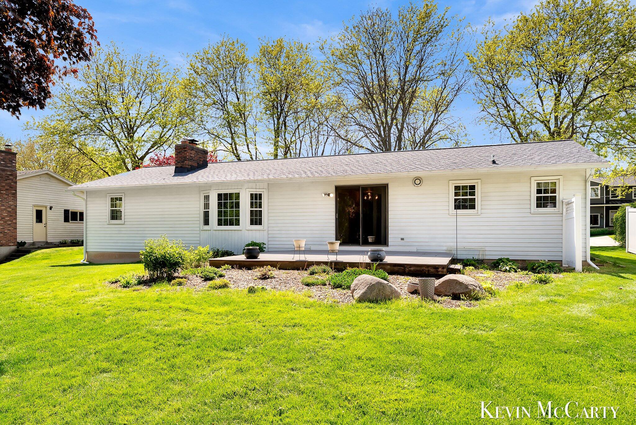1746 Edgewood Avenue SE Grand Rapids MI 49506