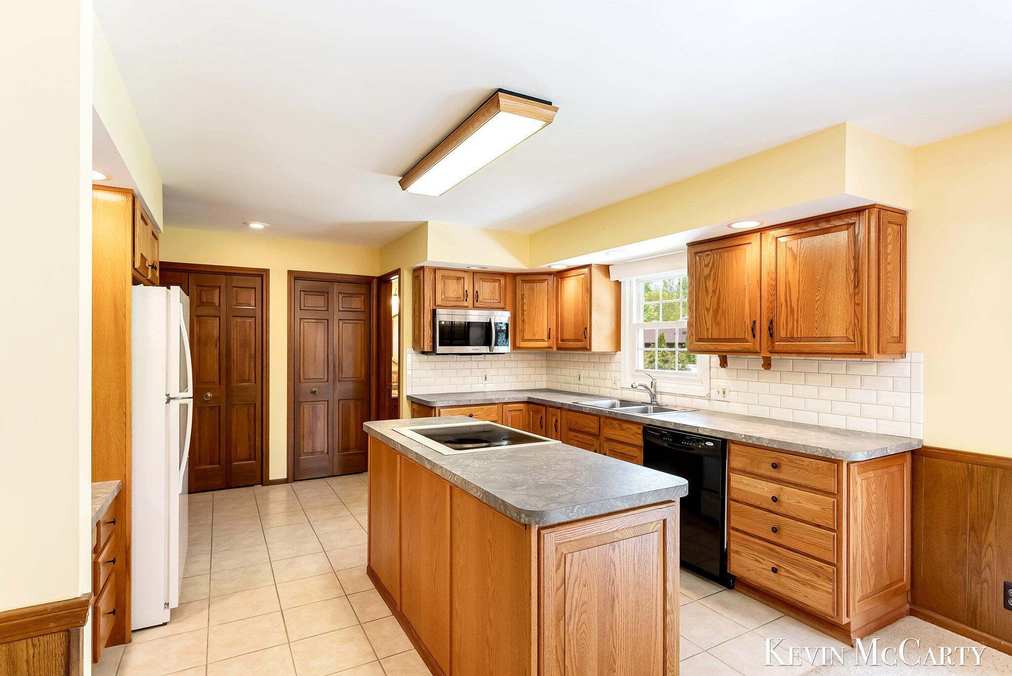 1746 Edgewood Avenue SE Grand Rapids MI 49506