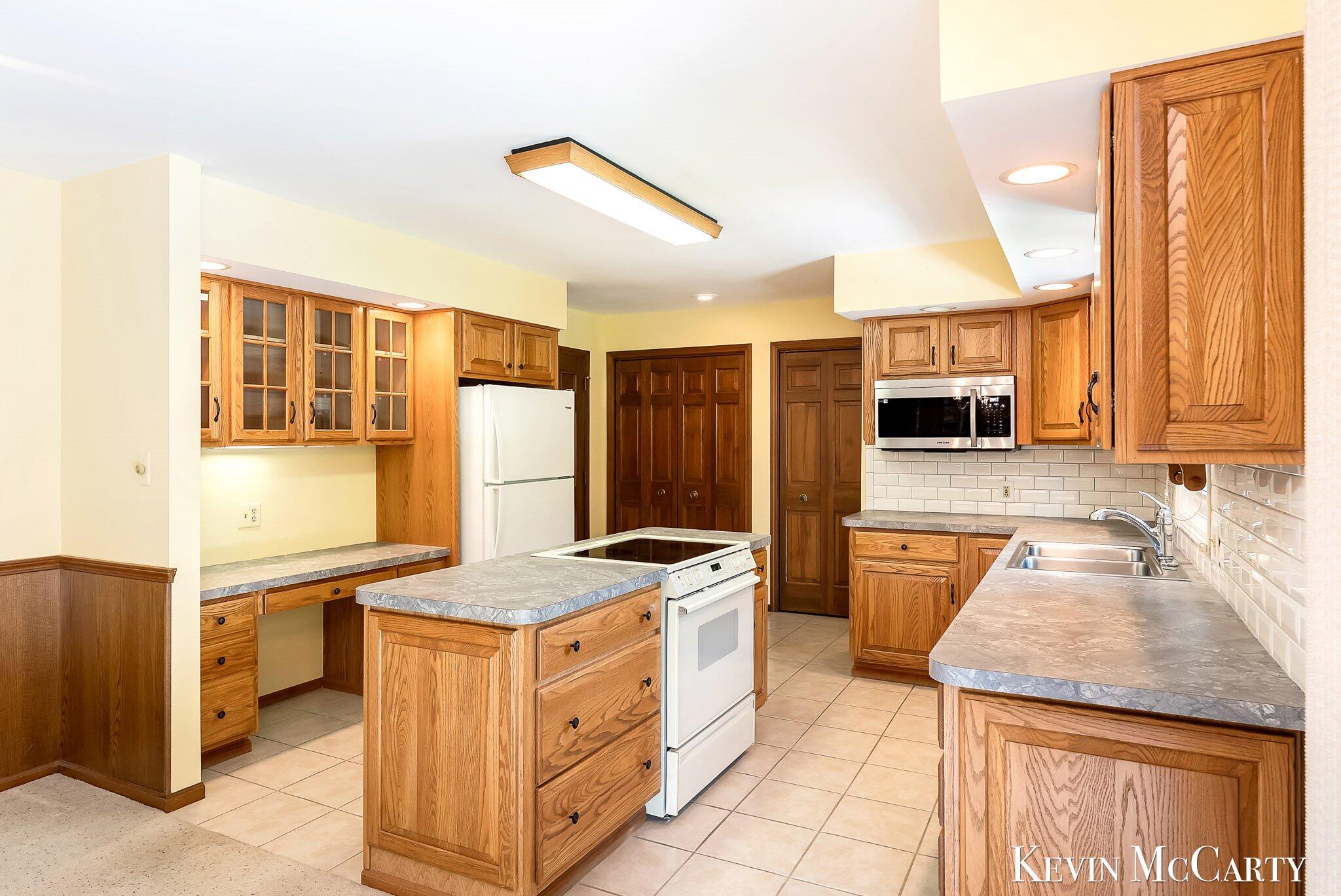 1746 Edgewood Avenue SE Grand Rapids MI 49506