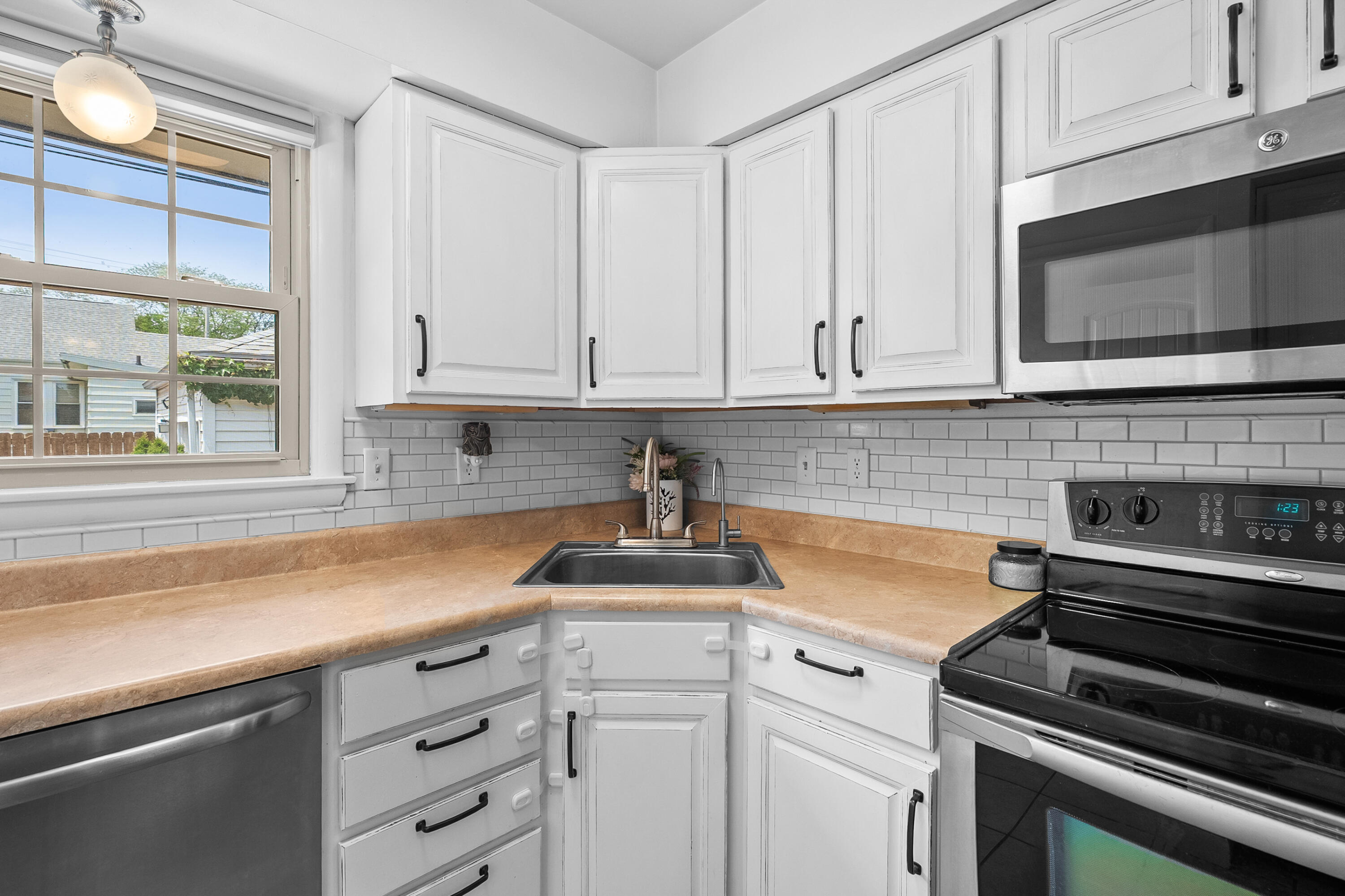 917 Roseland Avenue Kalamazoo MI 49001