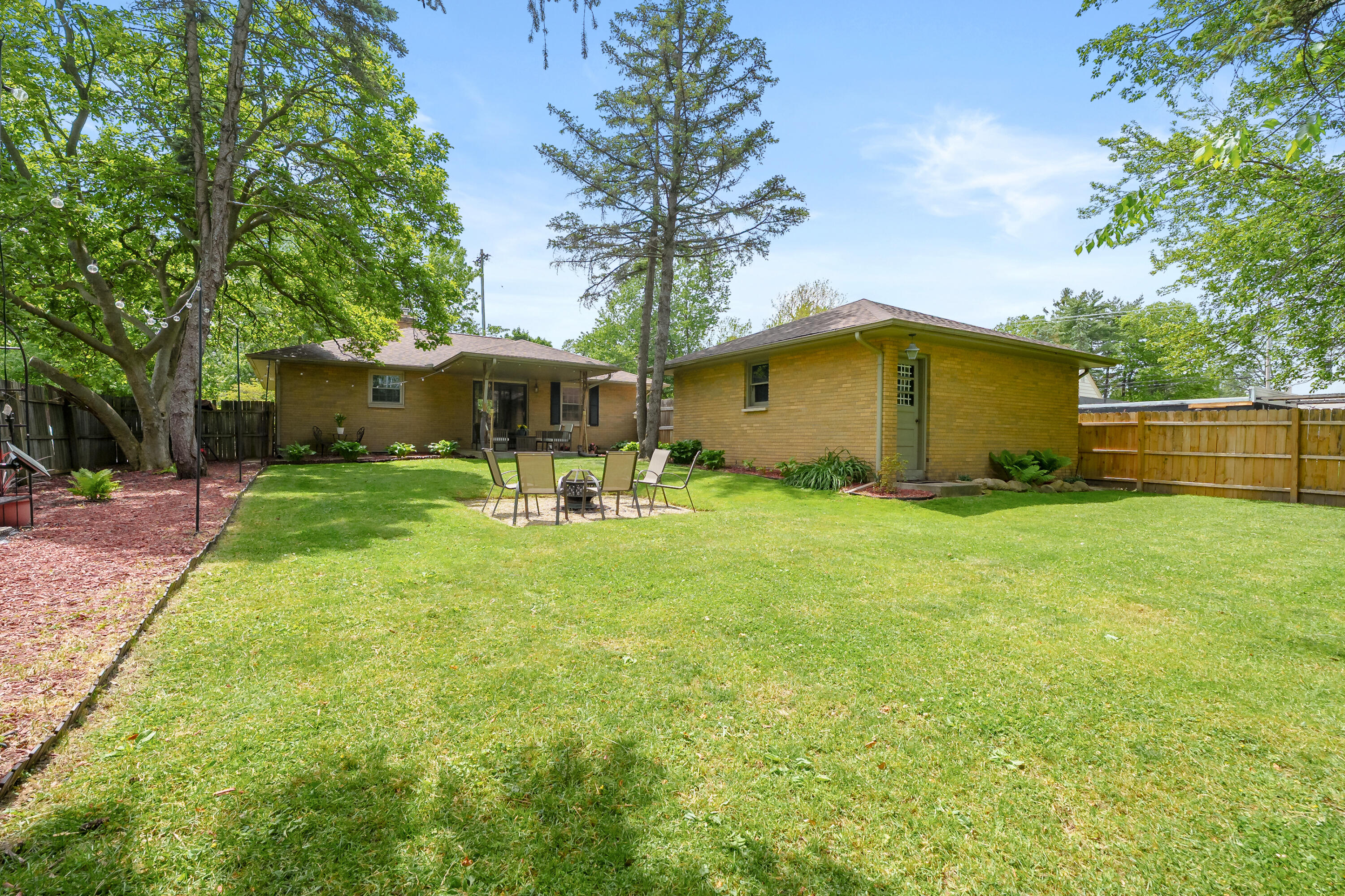 917 Roseland Avenue Kalamazoo MI 49001