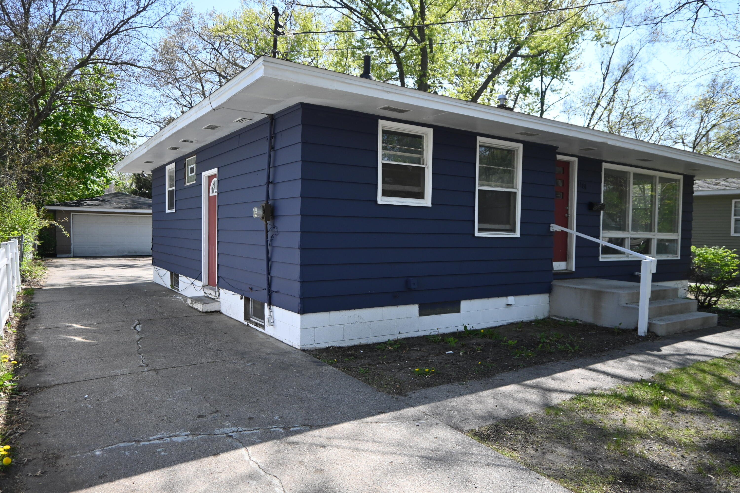 1181 Allen Avenue Muskegon MI 49442