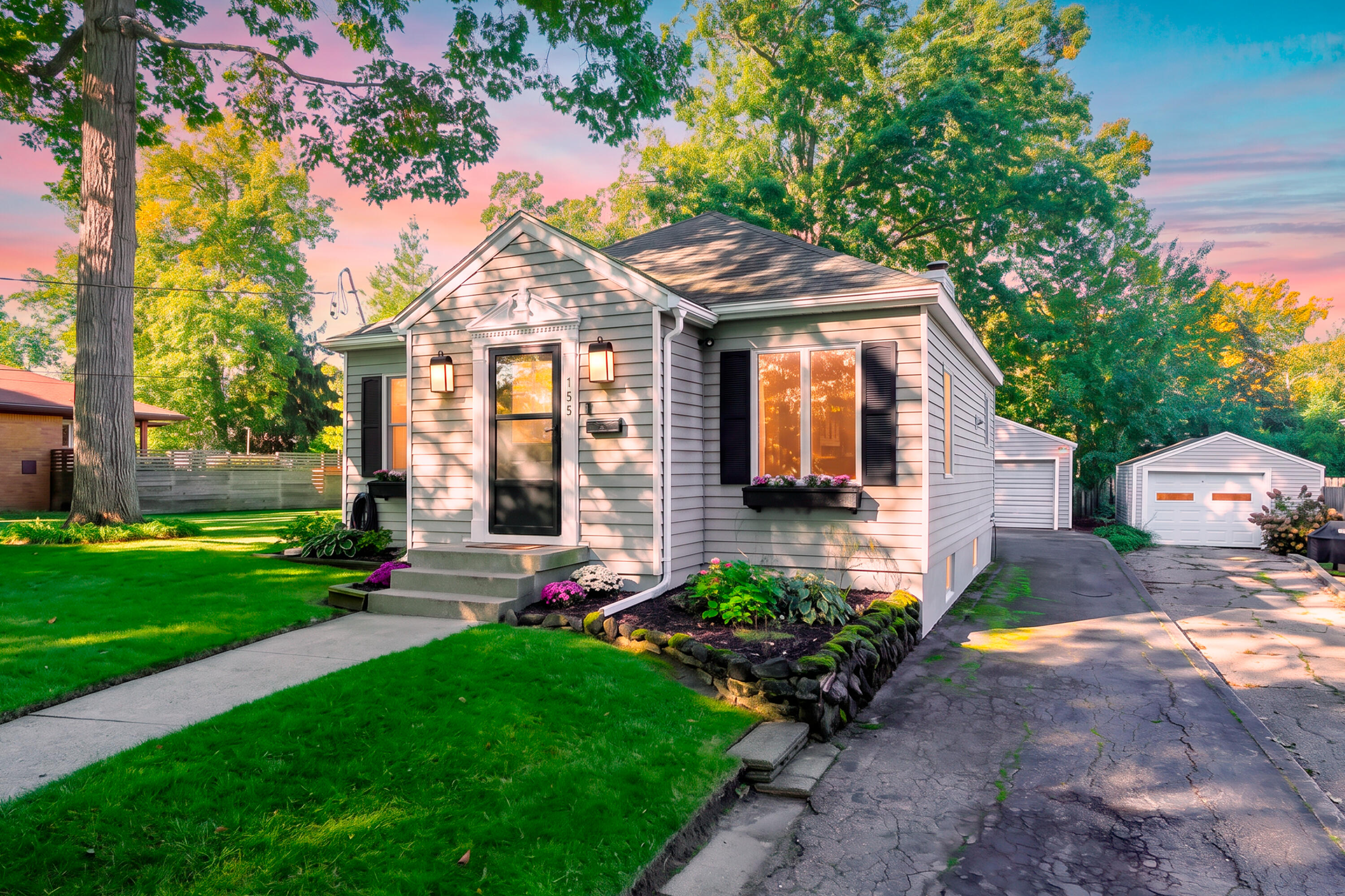 155 Holmdene Boulevard NE Grand Rapids MI 49503