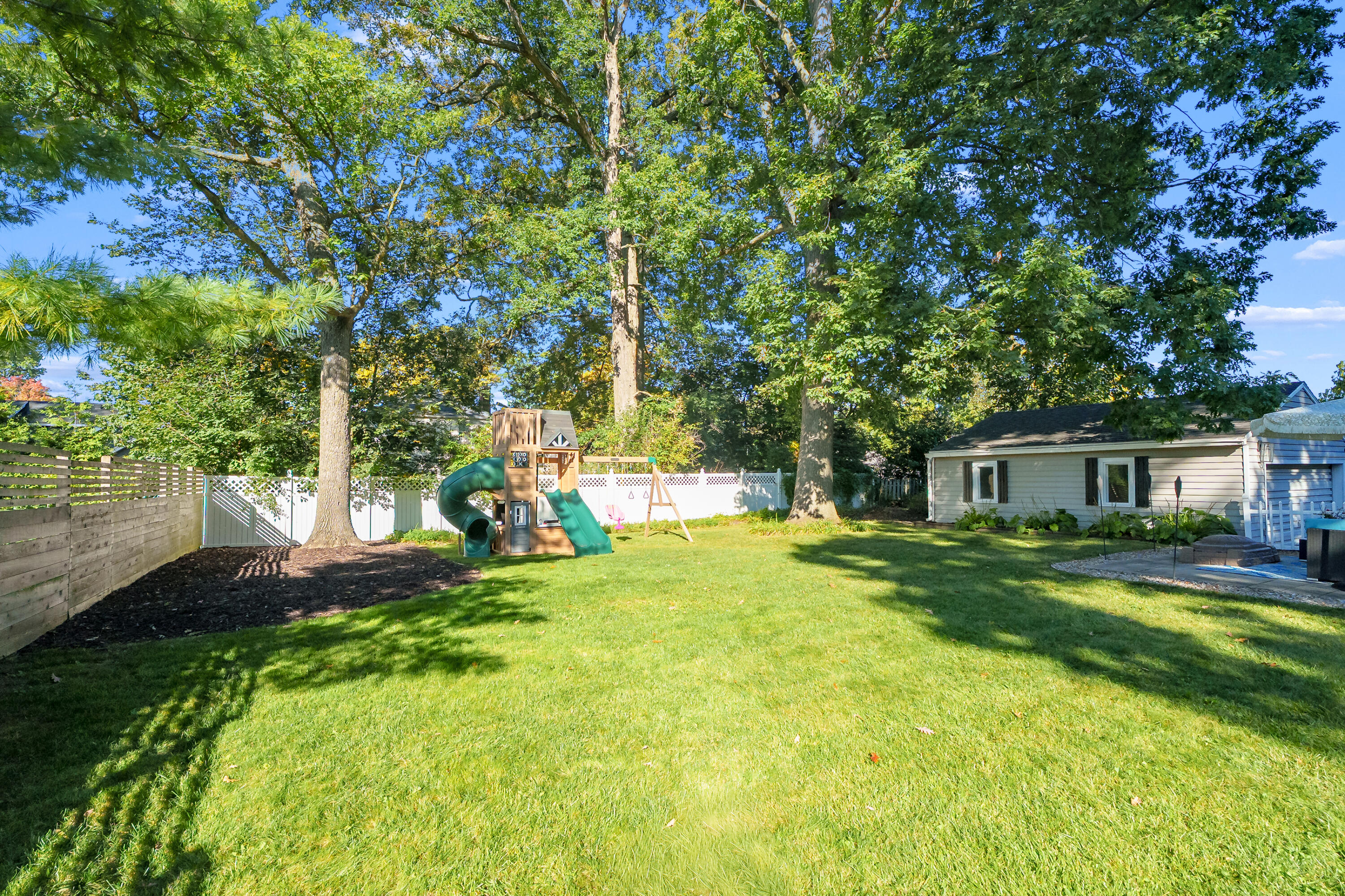 155 Holmdene Boulevard NE Grand Rapids MI 49503