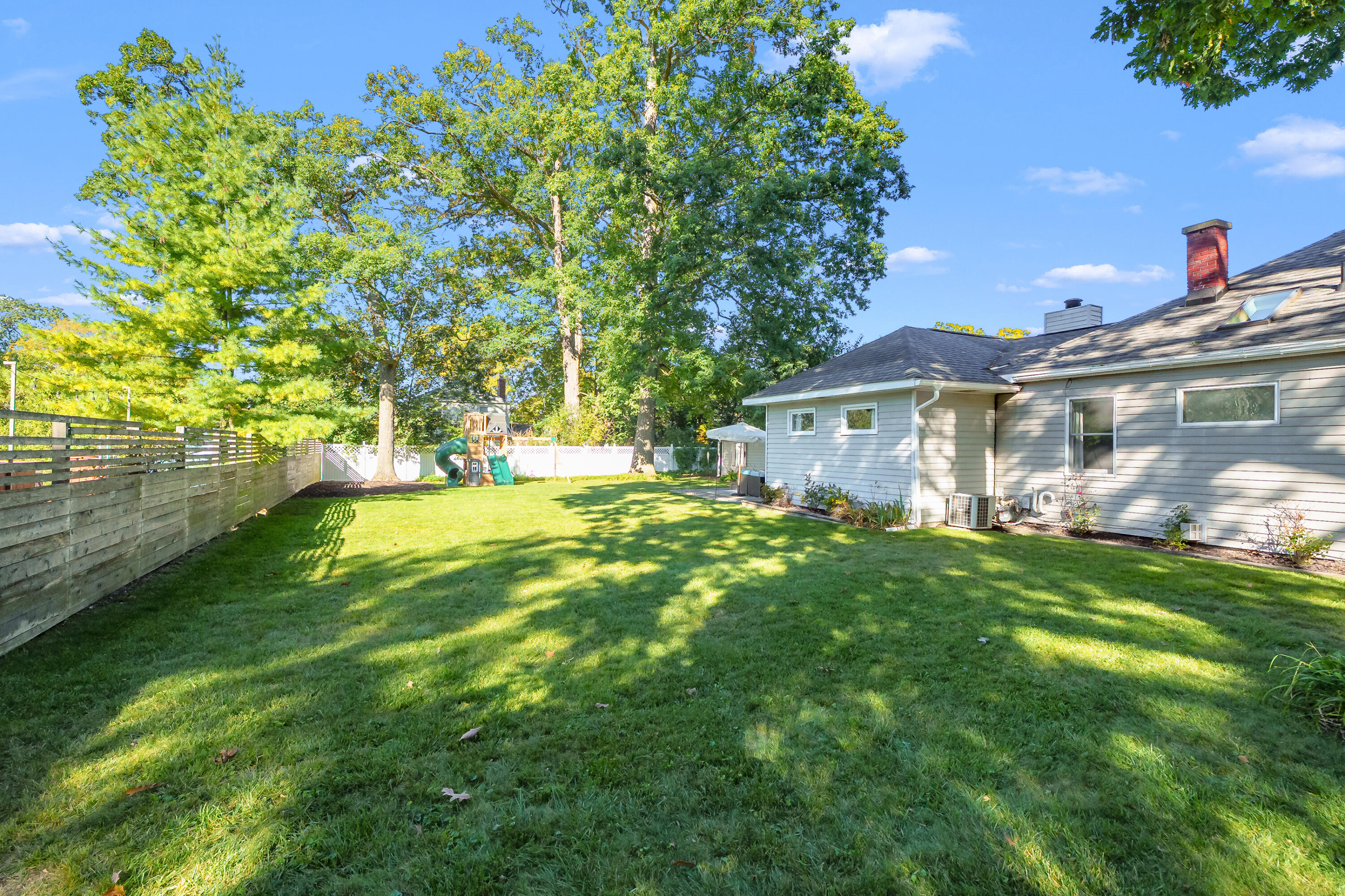 155 Holmdene Boulevard NE Grand Rapids MI 49503