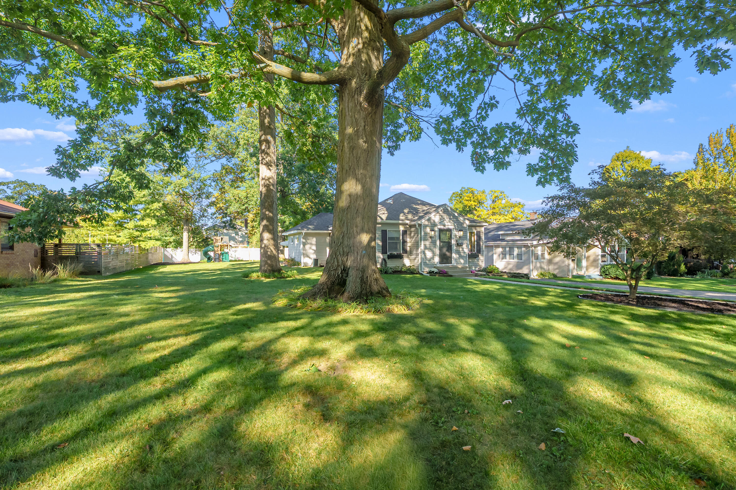155 Holmdene Boulevard NE Grand Rapids MI 49503