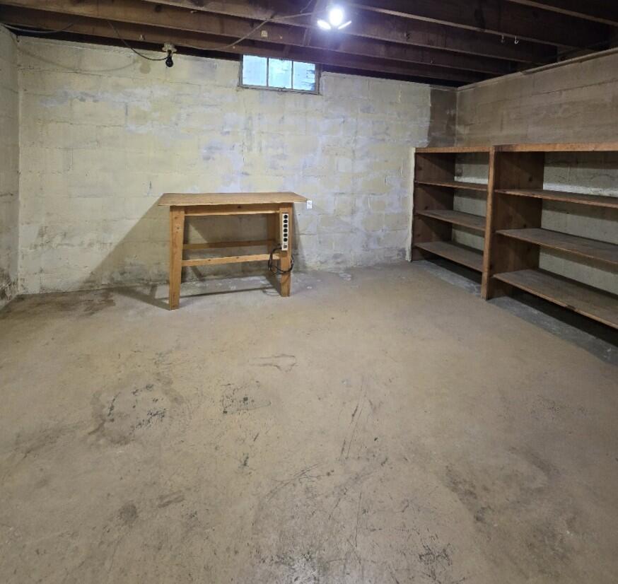 1124 Ashley Drive Kalamazoo MI 49048