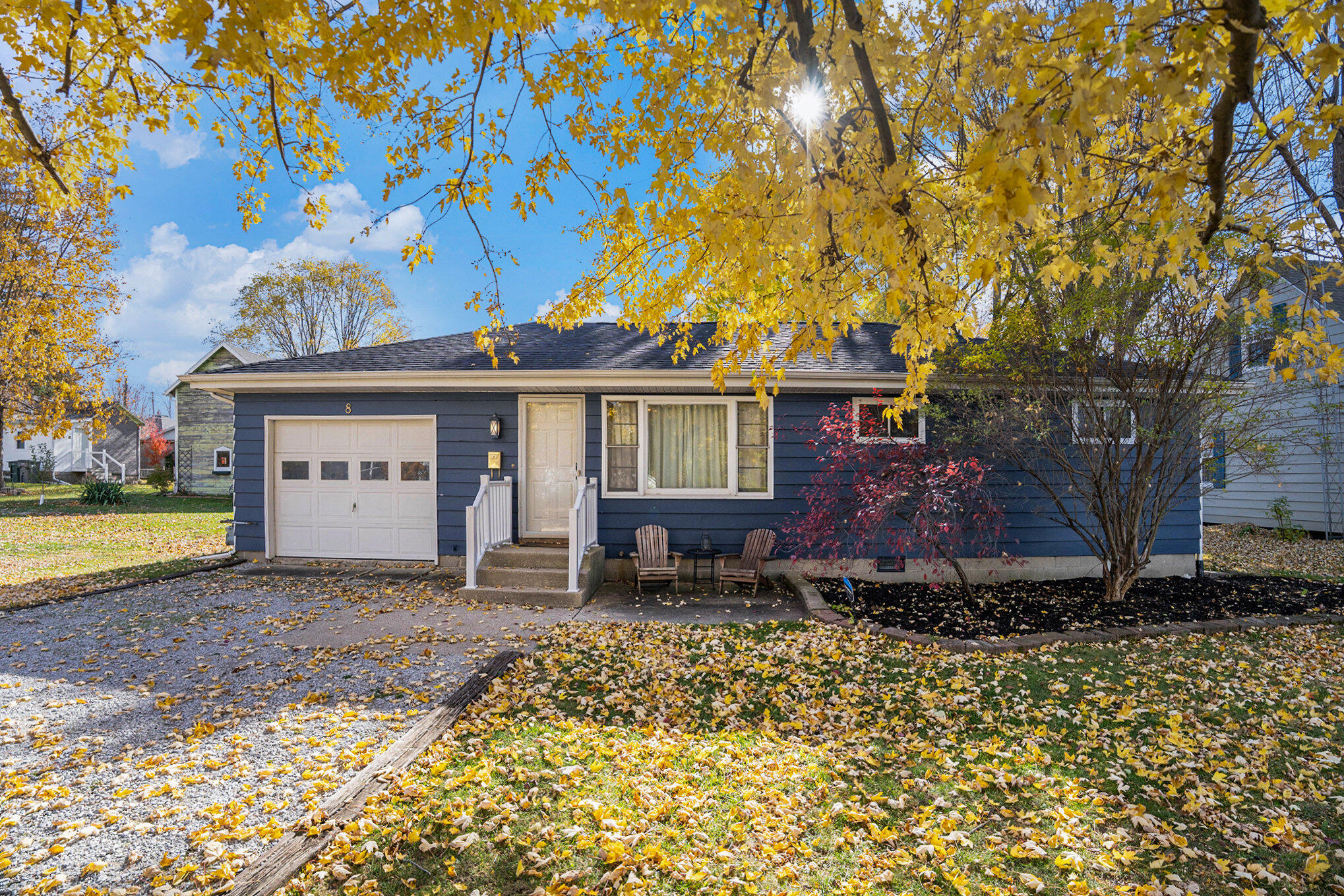 Three Oaks MI, 8 Poplar Street