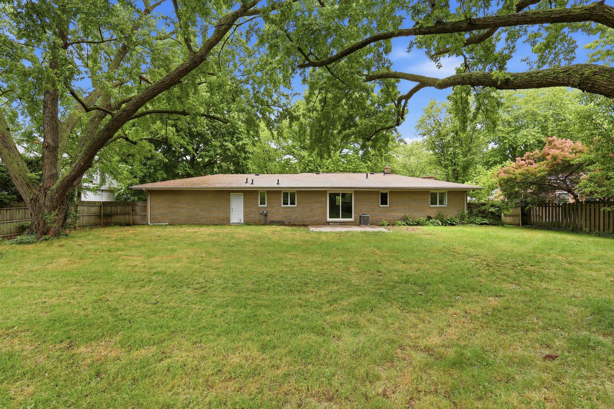 672 Jakway Avenue Benton Harbor MI 49022