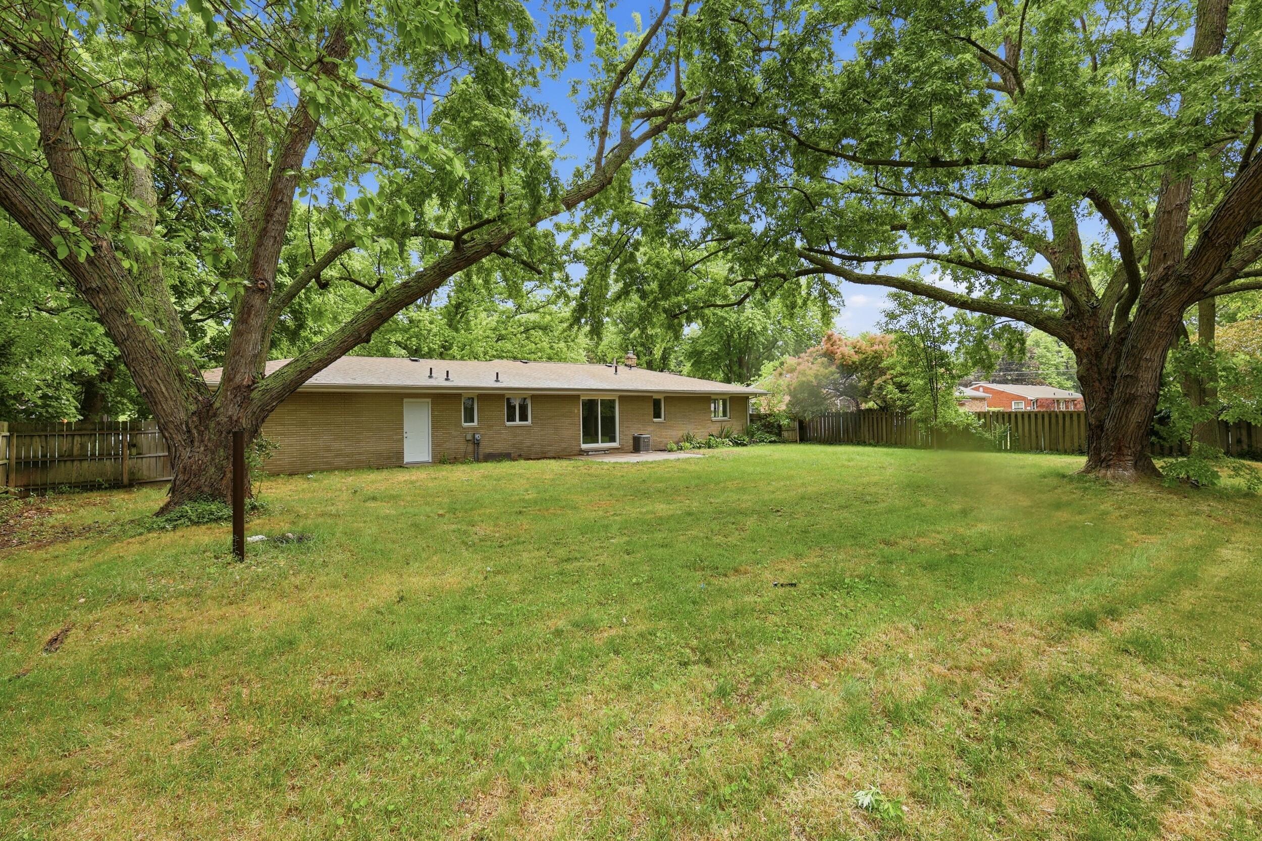 672 Jakway Avenue Benton Harbor MI 49022