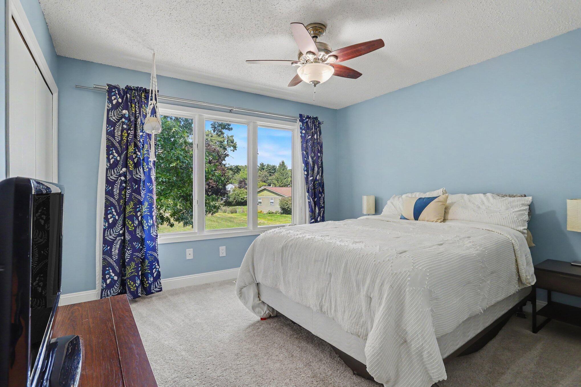 1244 Merry Brook Drive Kalamazoo MI 49048