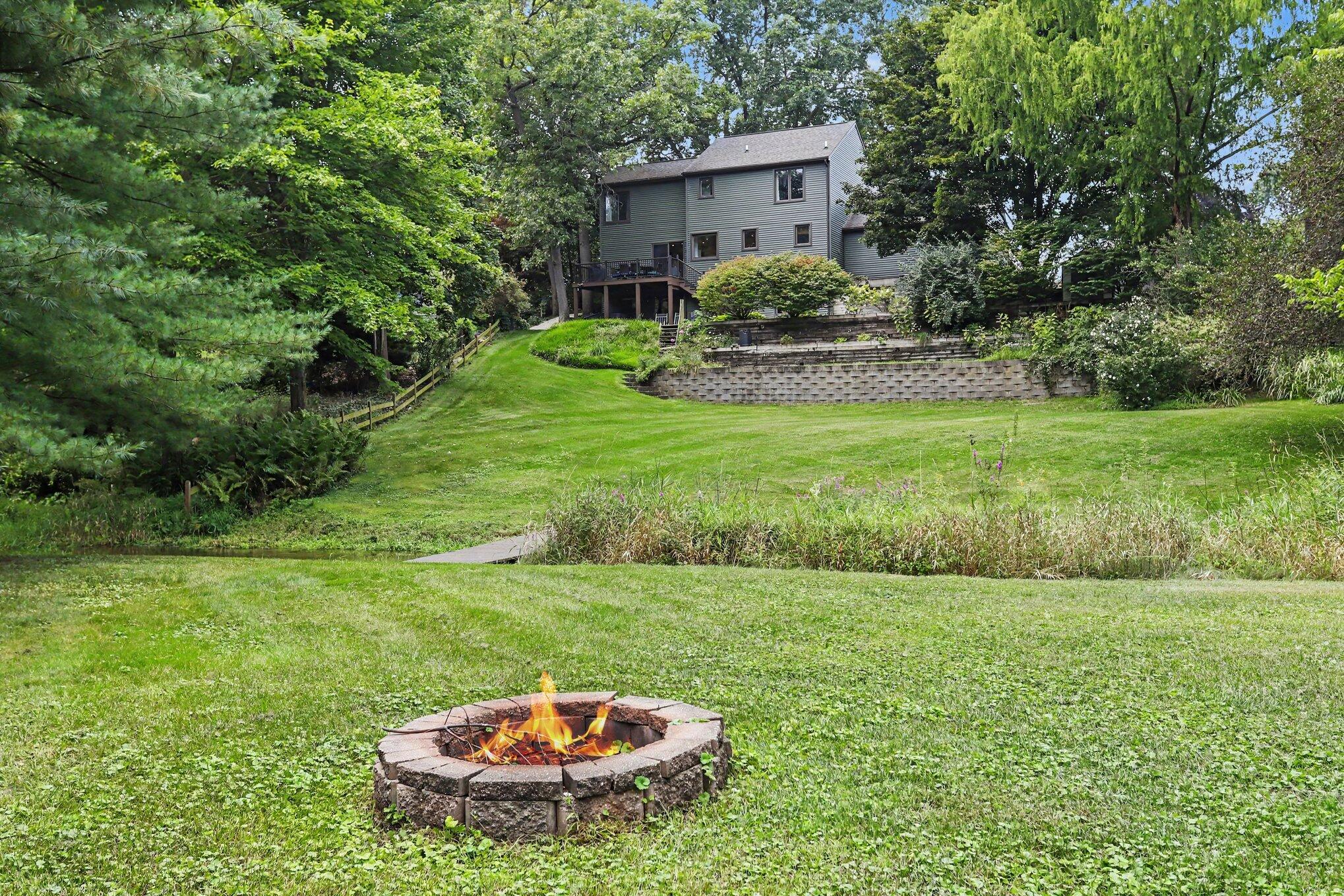 1244 Merry Brook Drive Kalamazoo MI 49048