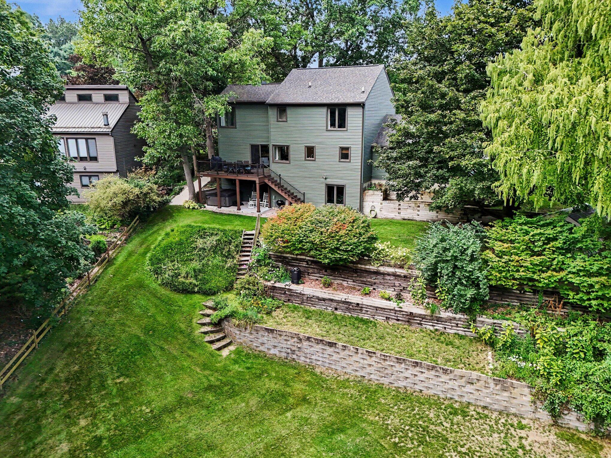 1244 Merry Brook Drive Kalamazoo MI 49048