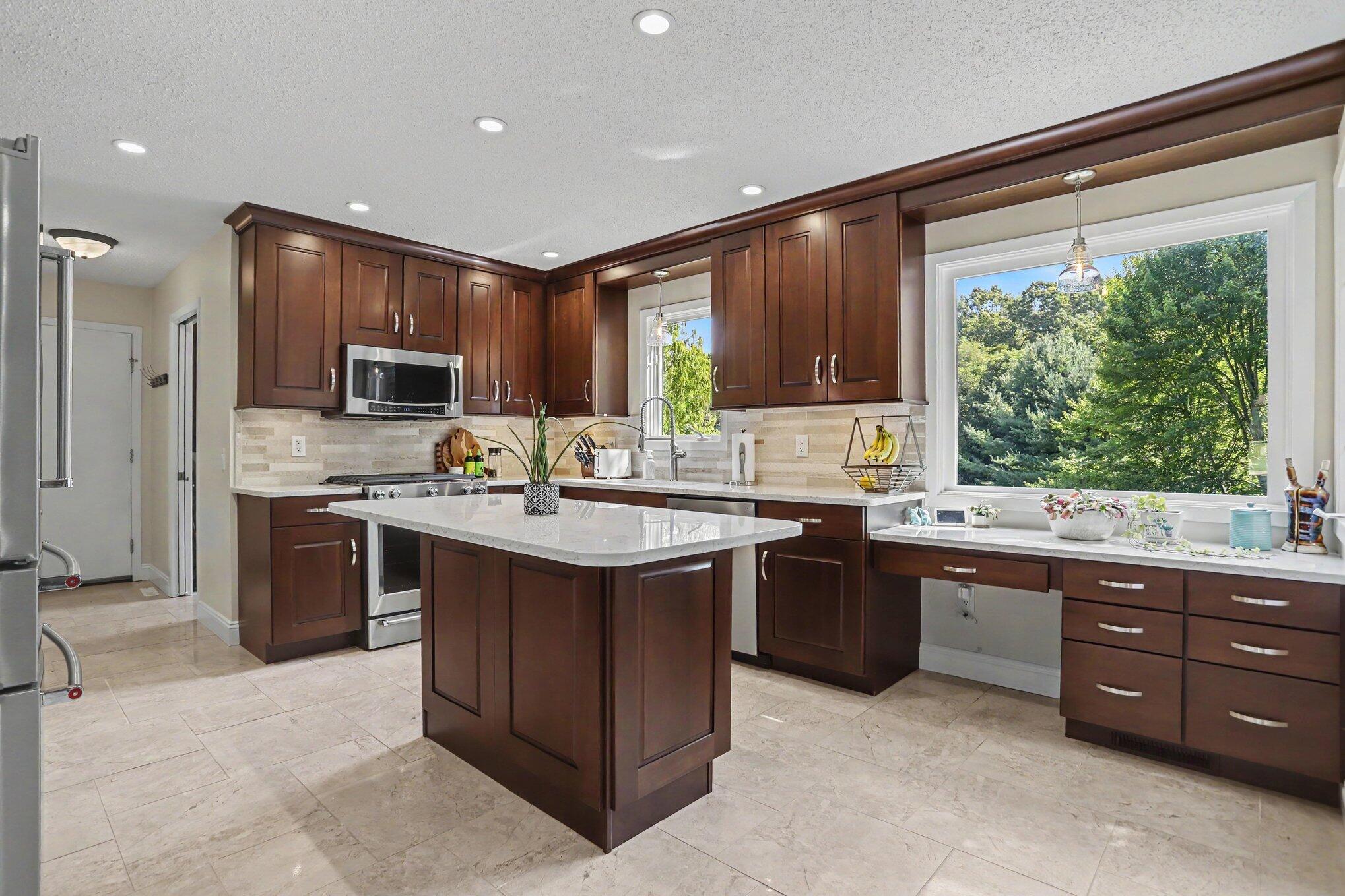 1244 Merry Brook Drive Kalamazoo MI 49048
