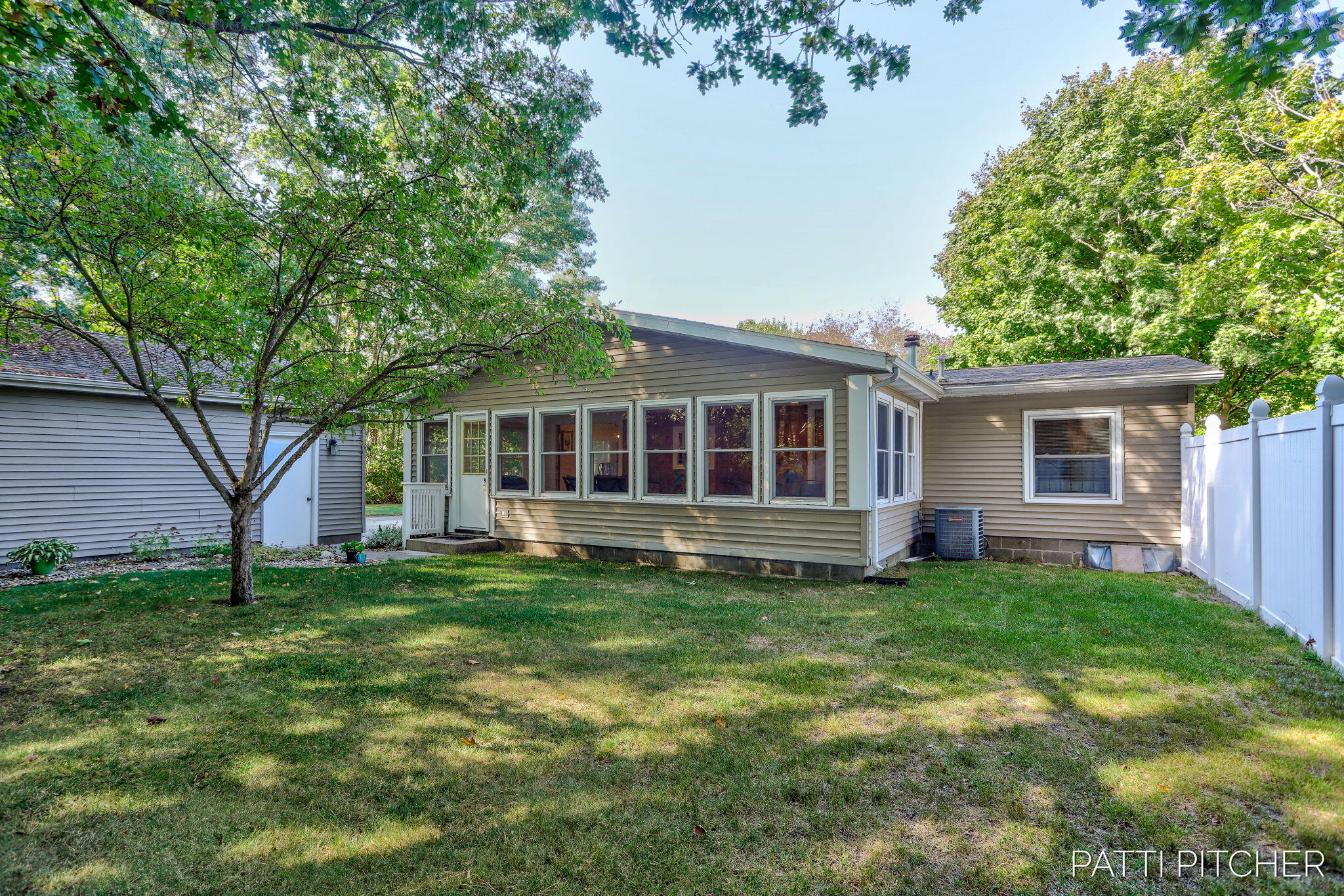 14128 Luckett Lane Grand Haven MI 49417