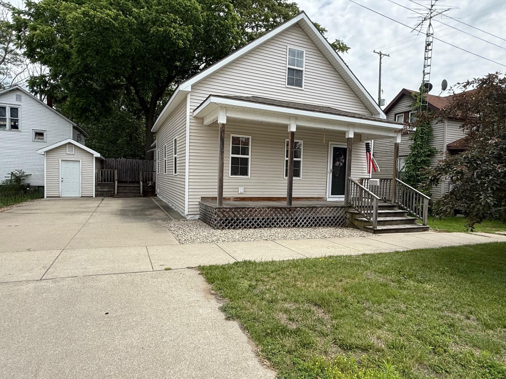 603 S George Street Ludington MI 49431