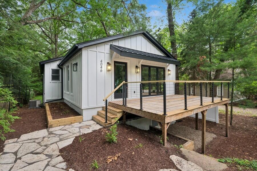 4046 Hillside Trail New Buffalo MI 49117