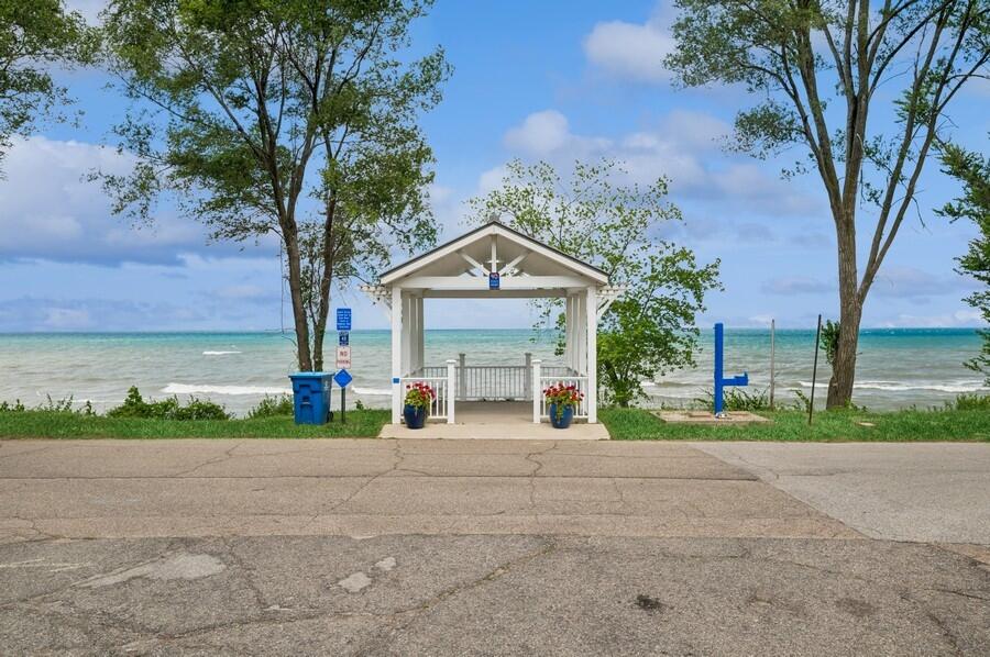 4046 Hillside Trail New Buffalo MI 49117