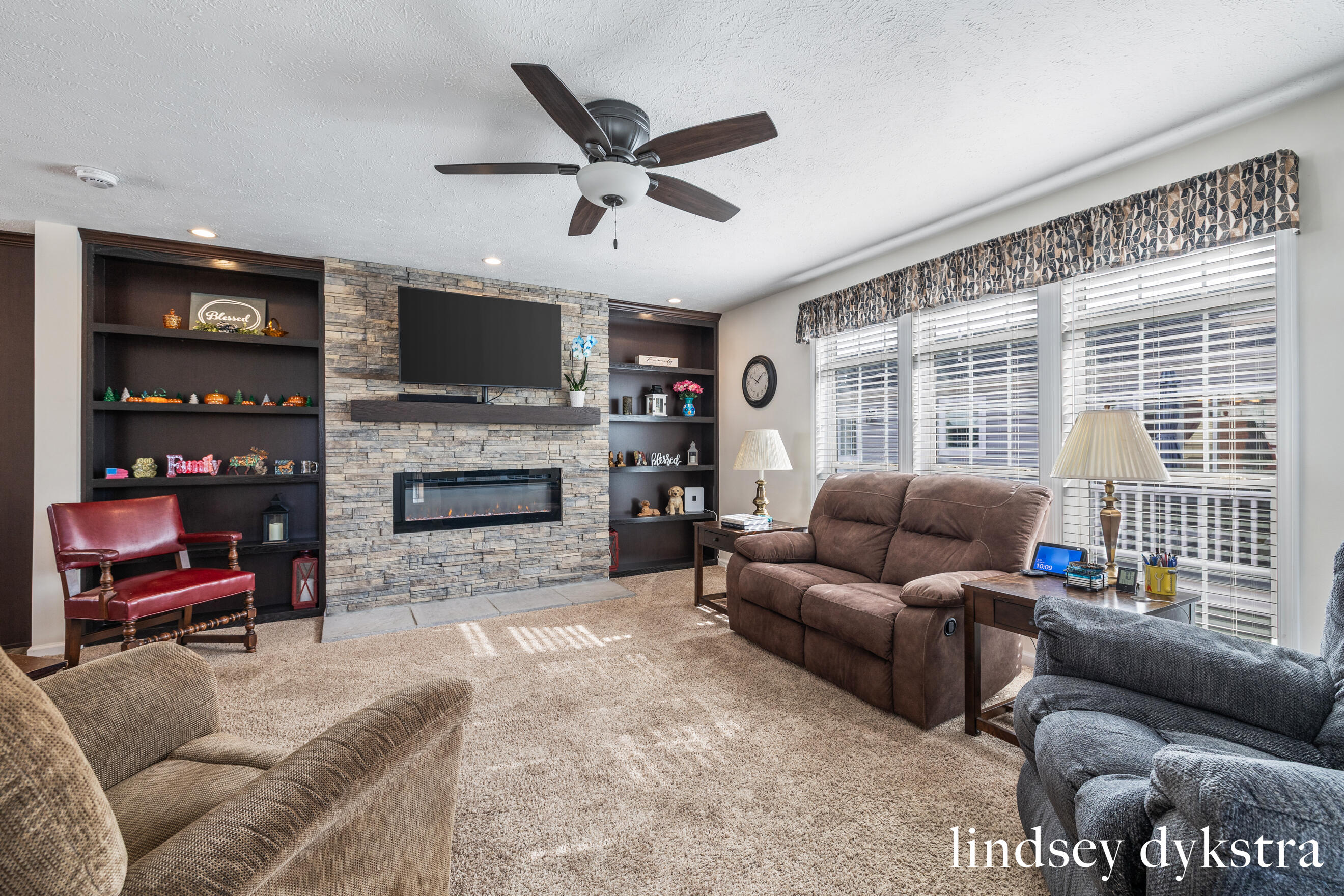 5231 Woodberry Lane Holland MI 49423